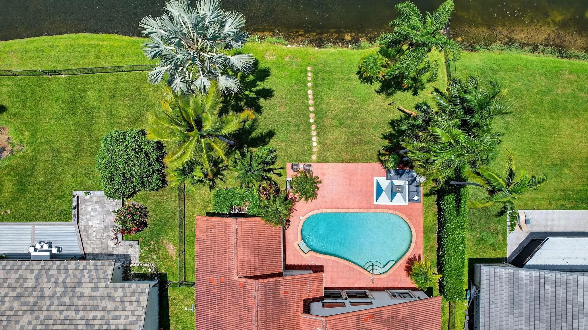 1661 E Oak Knoll Cir