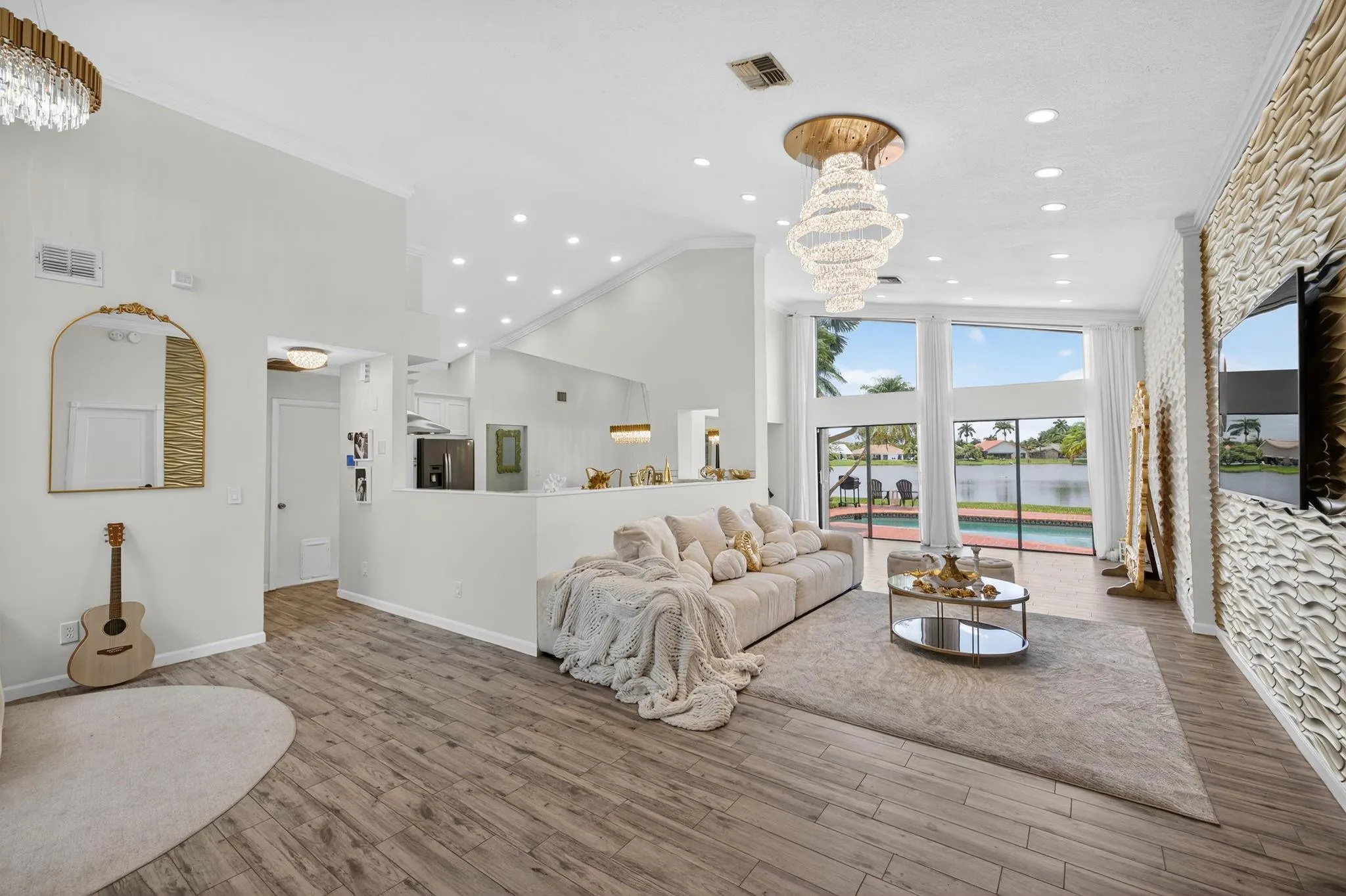 1661 E Oak Knoll Cir
