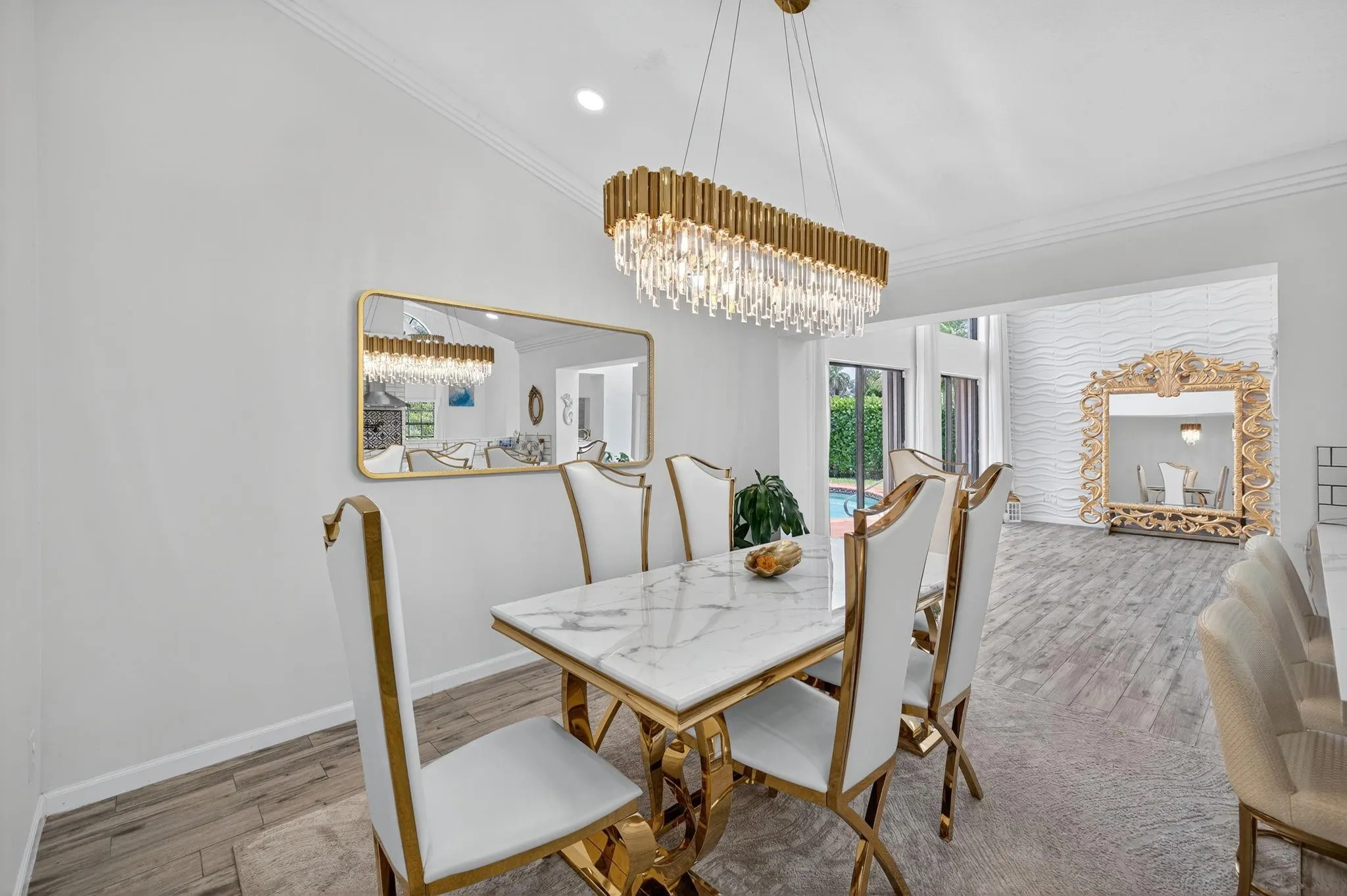 1661 E Oak Knoll Cir