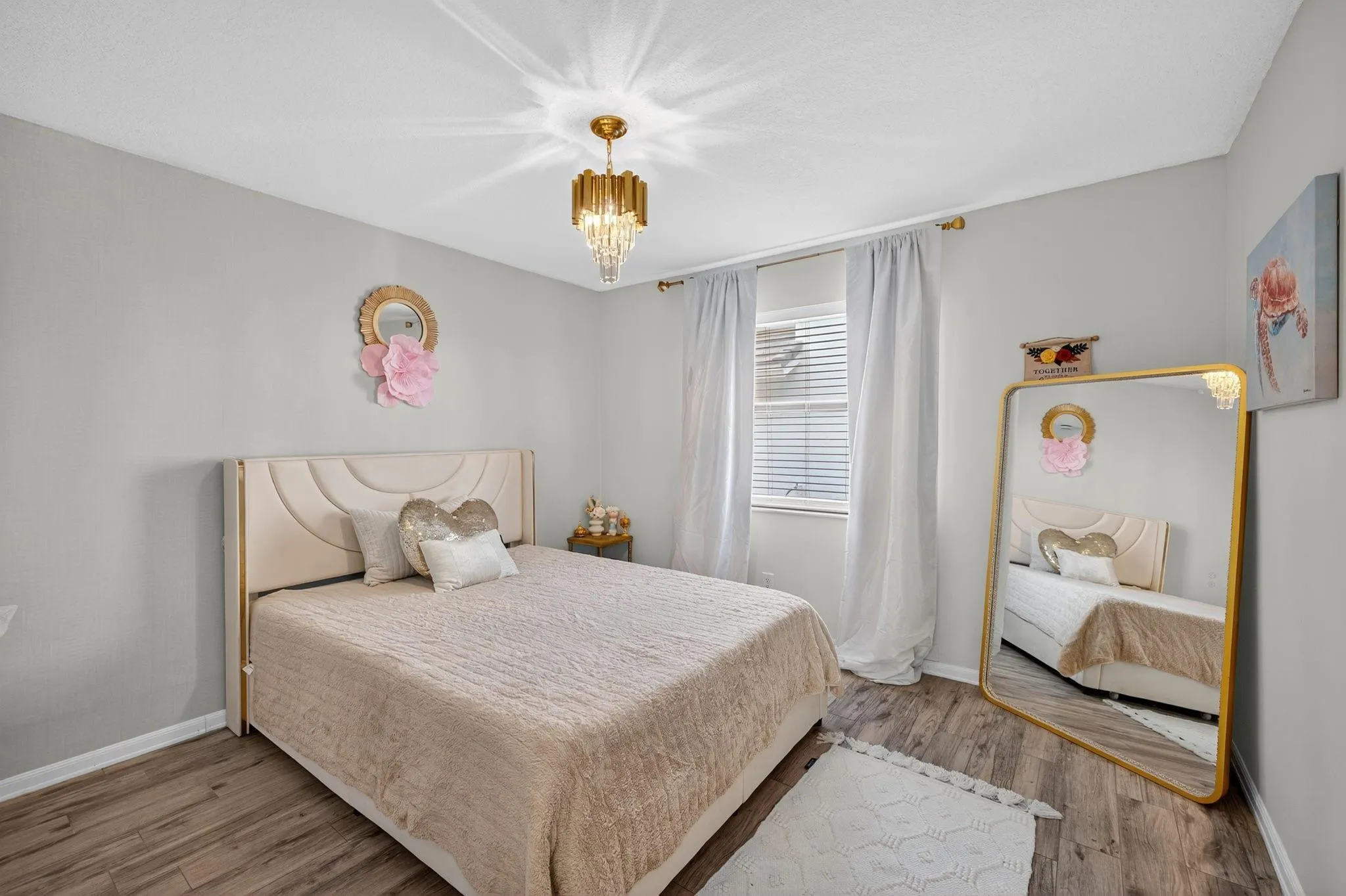1661 E Oak Knoll Cir
