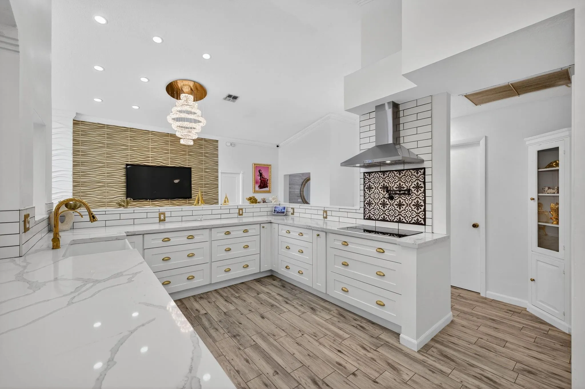 1661 E Oak Knoll Cir
