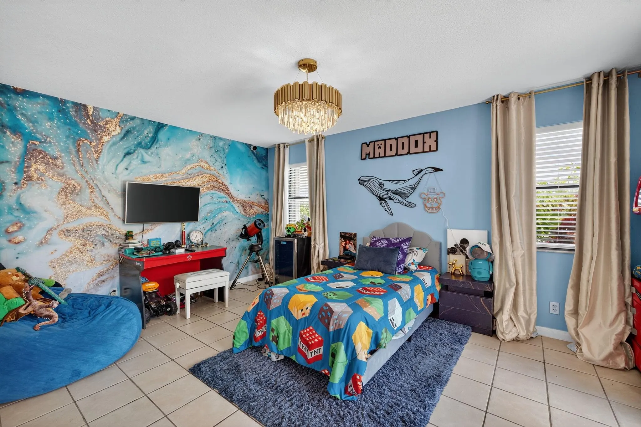 1661 E Oak Knoll Cir