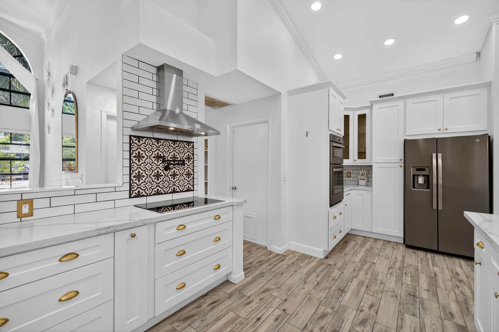 1661 E Oak Knoll Cir