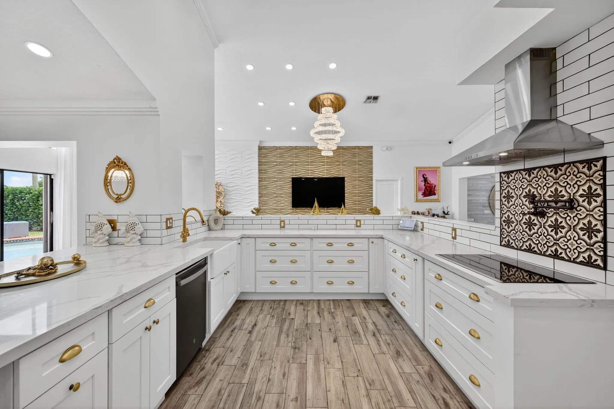 1661 E Oak Knoll Cir
