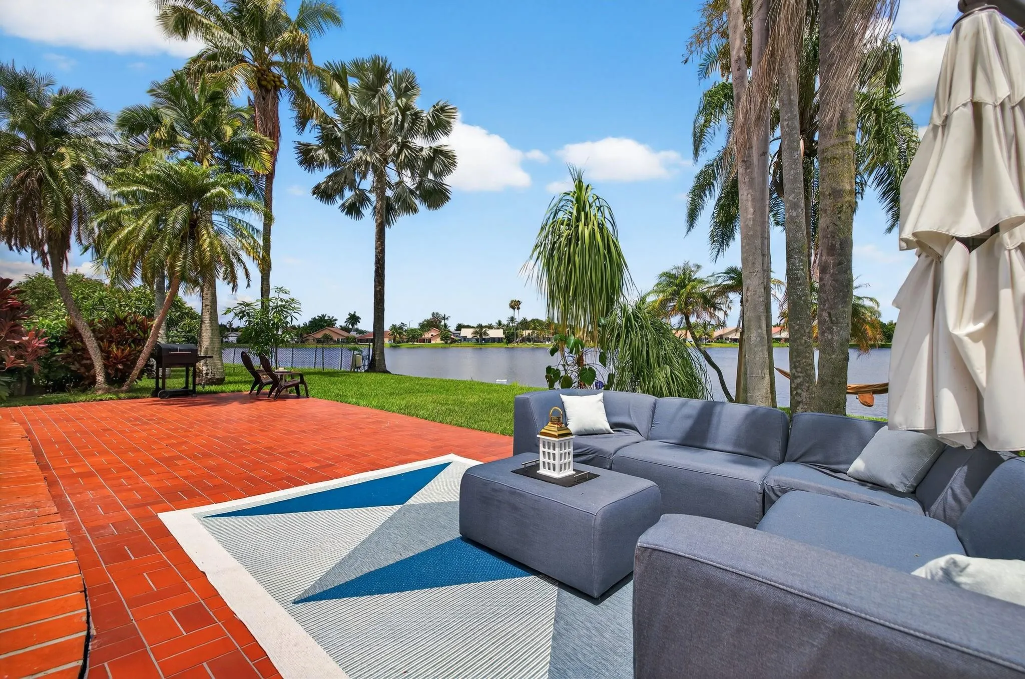 1661 E Oak Knoll Cir