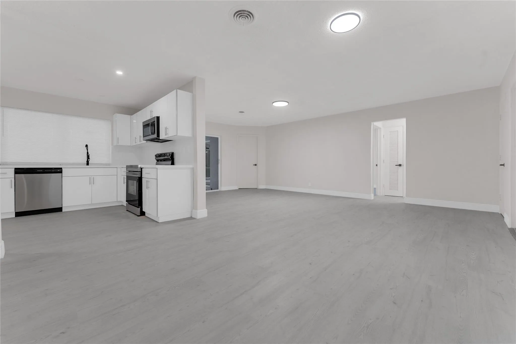 5970 NW 15th St