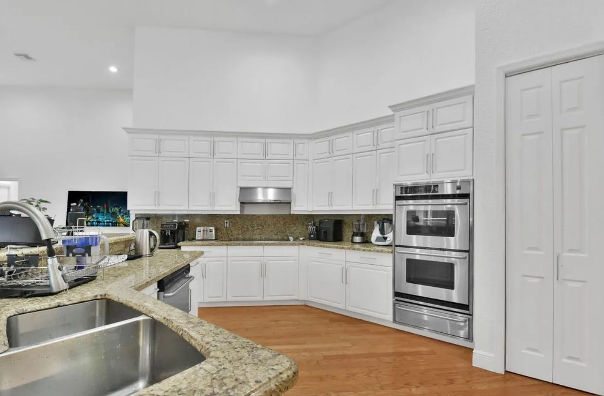 2965 Wentworth