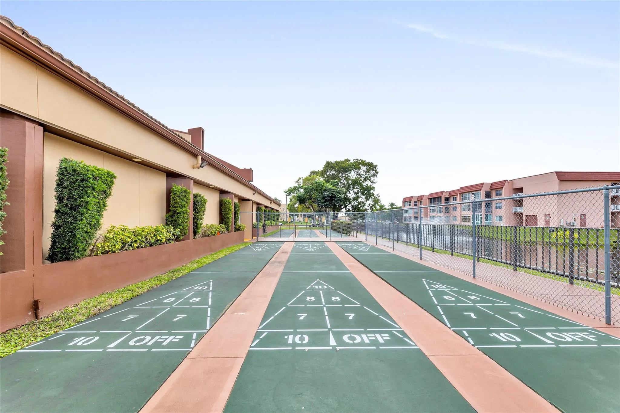 10145 Sunrise Lakes Blvd, #406
