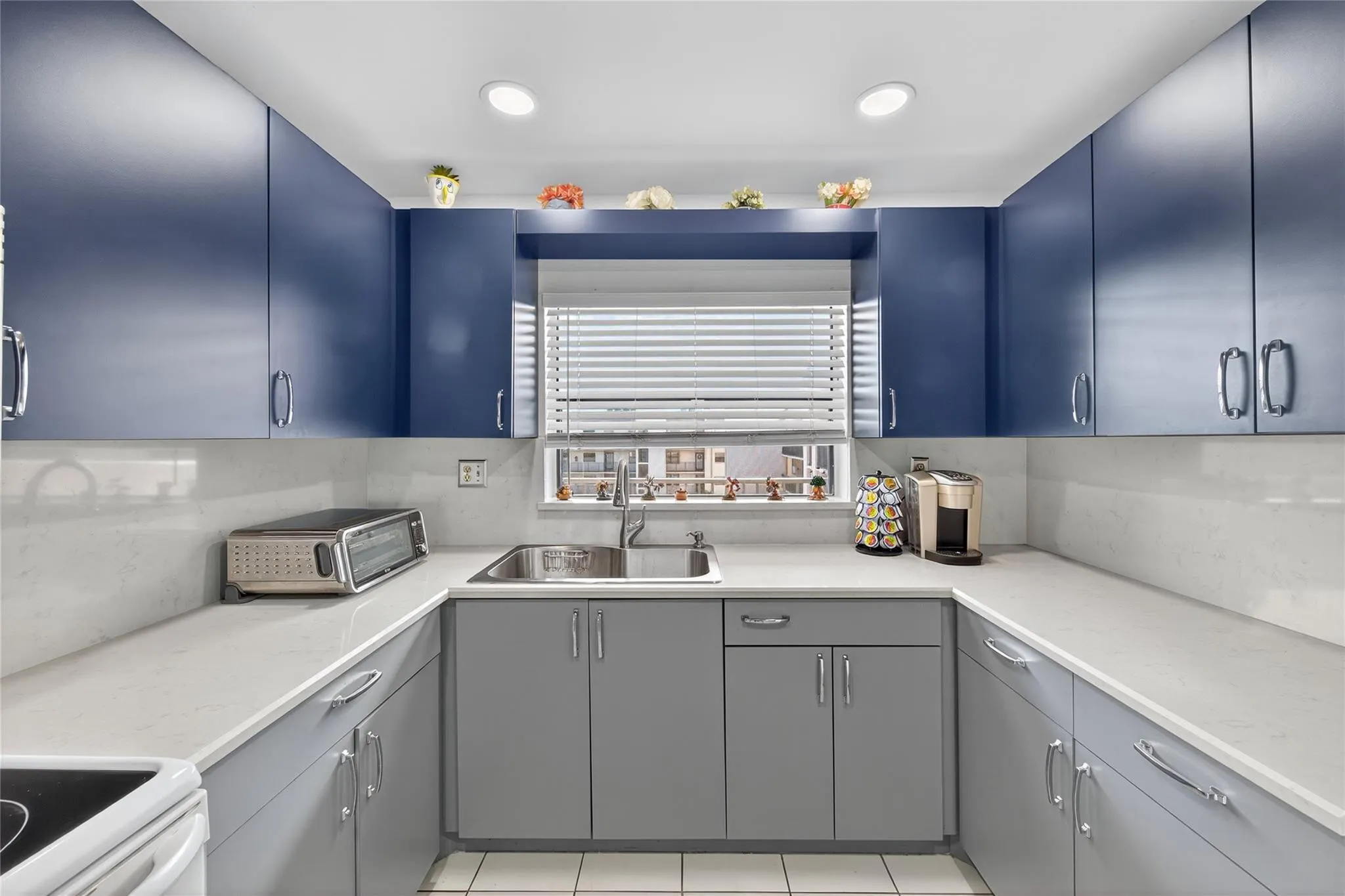 10145 Sunrise Lakes Blvd, #406