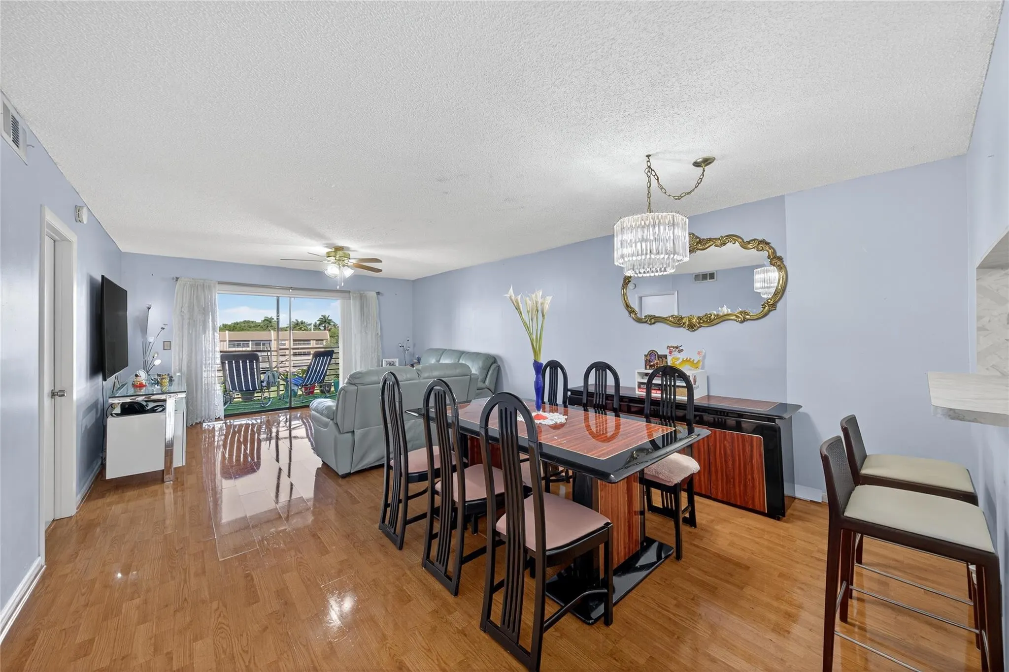 10145 Sunrise Lakes Blvd, #406