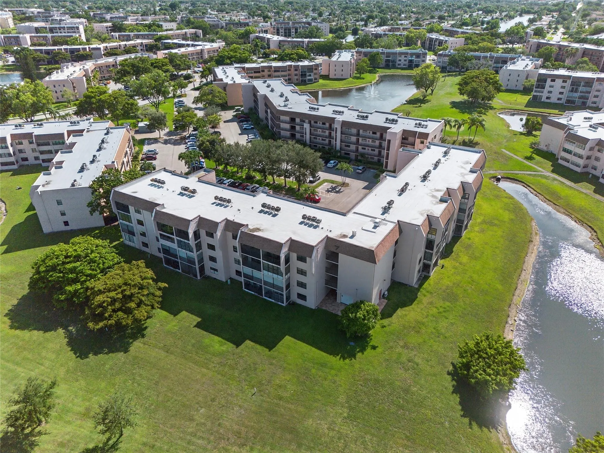 10145 Sunrise Lakes Blvd, #406