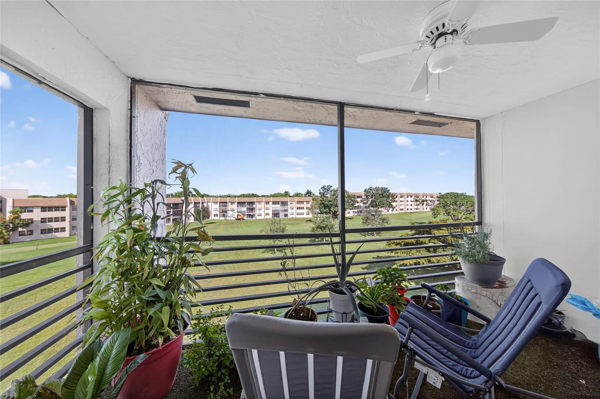 10145 Sunrise Lakes Blvd, #406