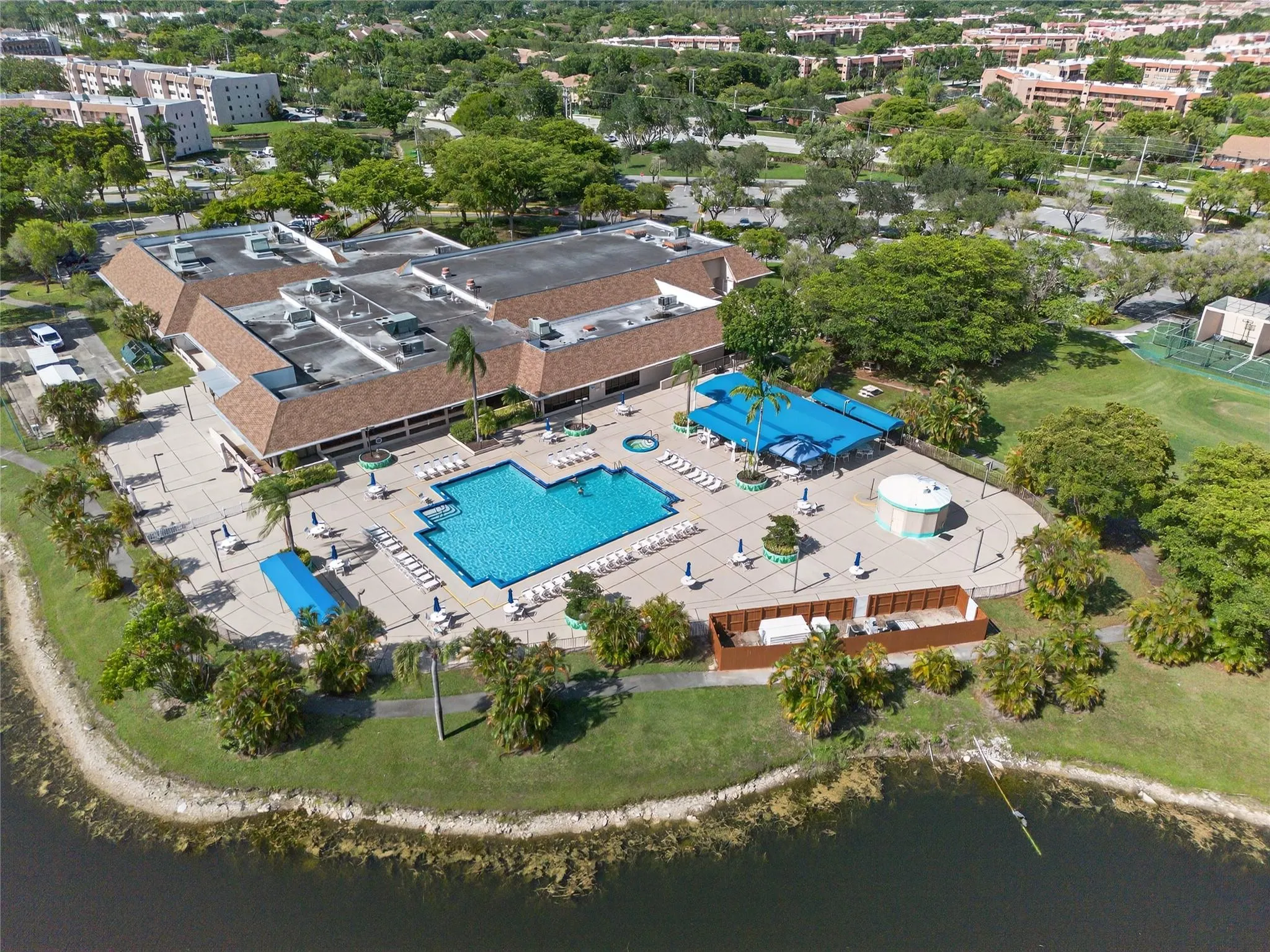 10145 Sunrise Lakes Blvd, #406