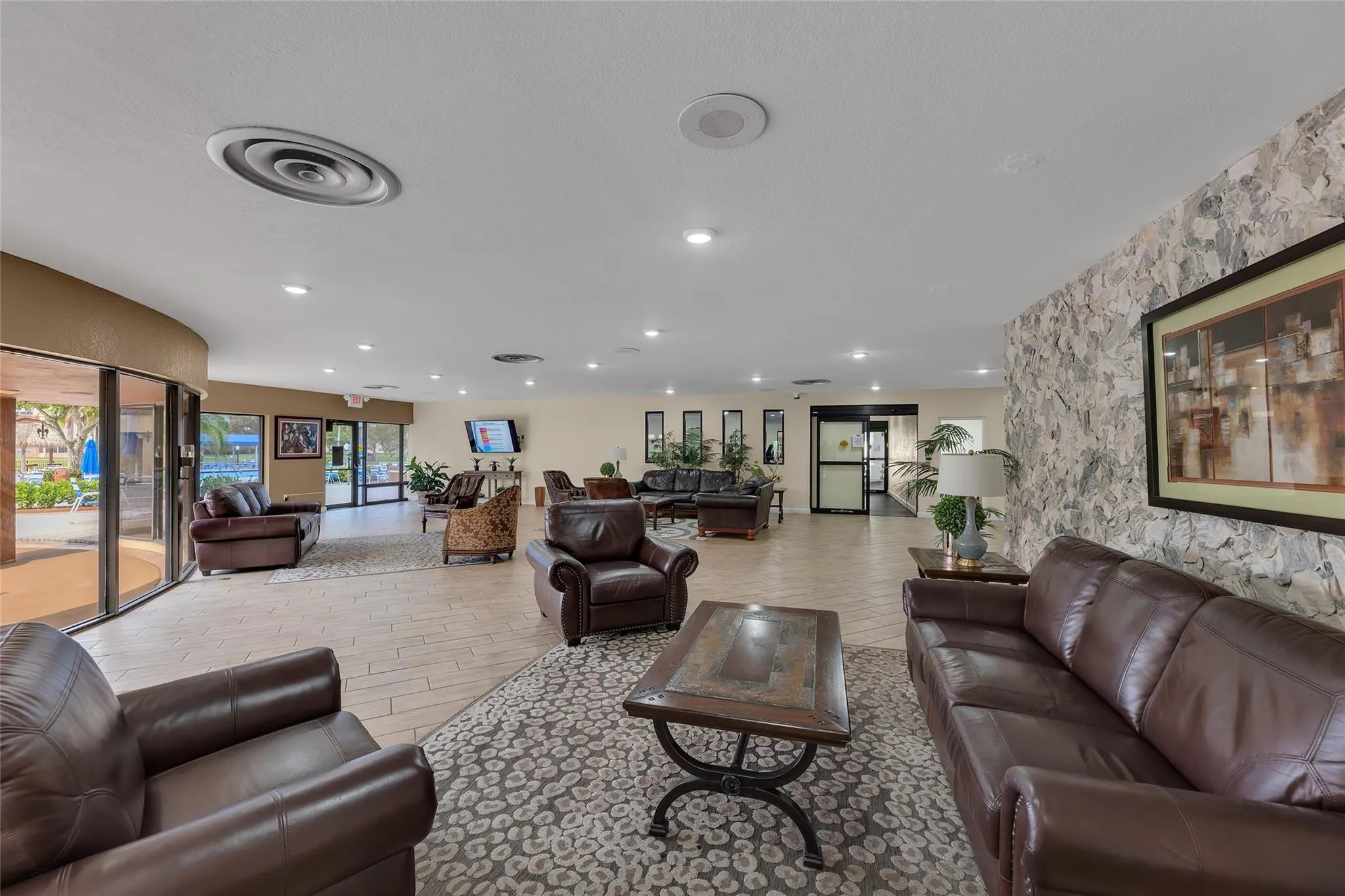 10145 Sunrise Lakes Blvd, #406