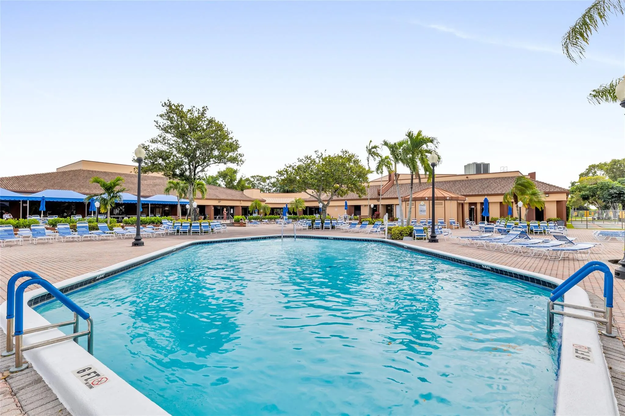 10145 Sunrise Lakes Blvd, #406