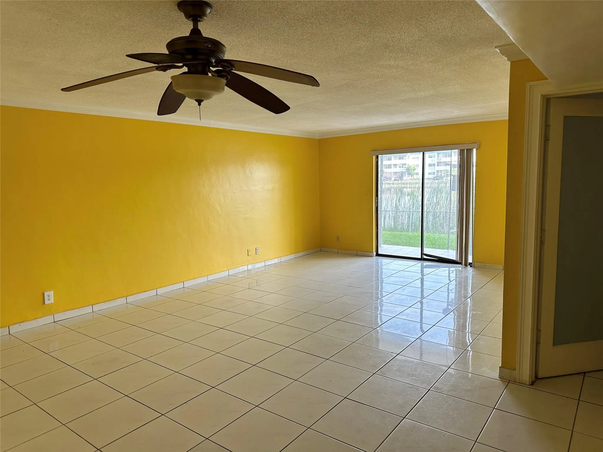 5900 NW 17th Pl, #103