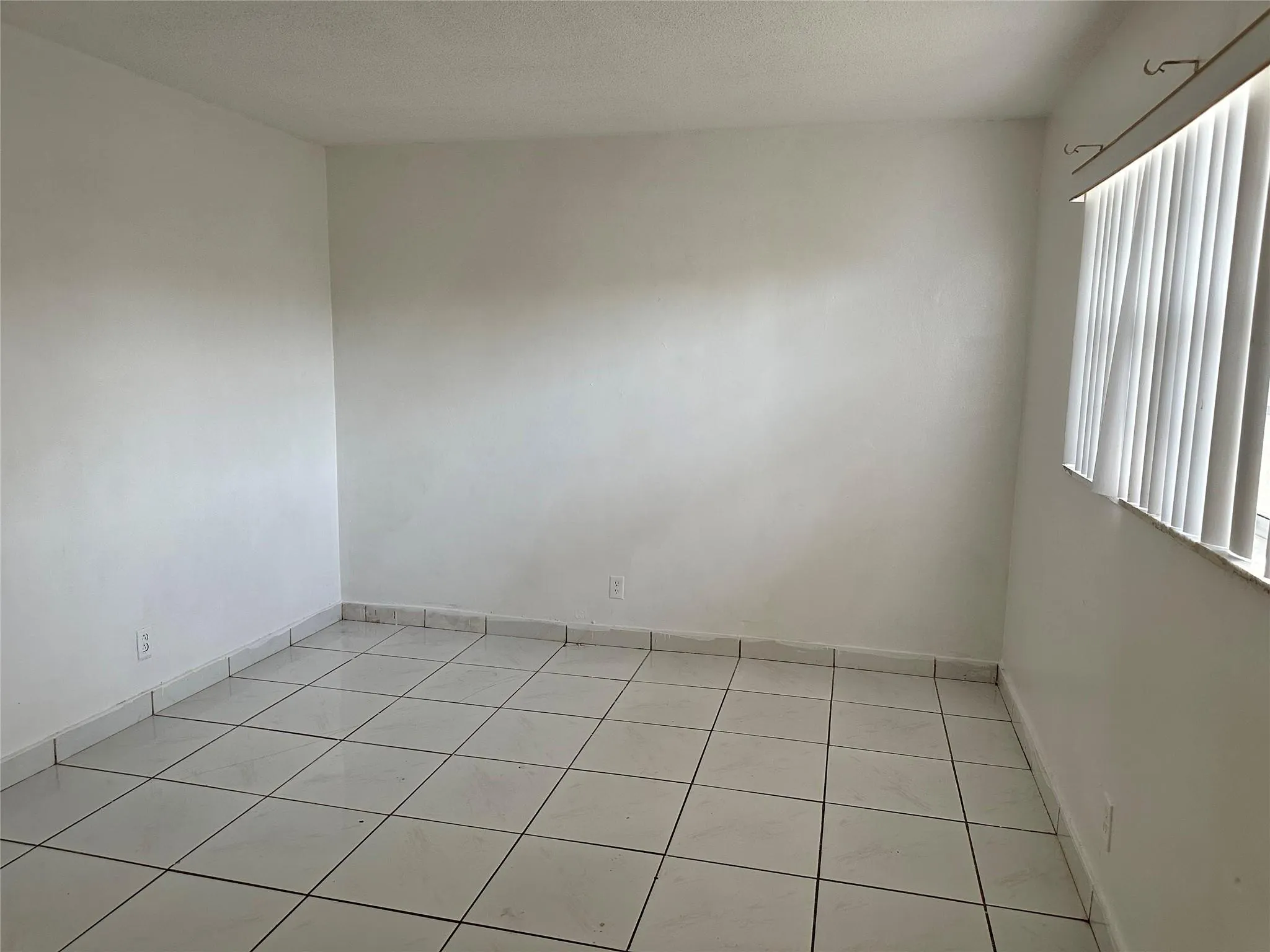 5900 NW 17th Pl, #103
