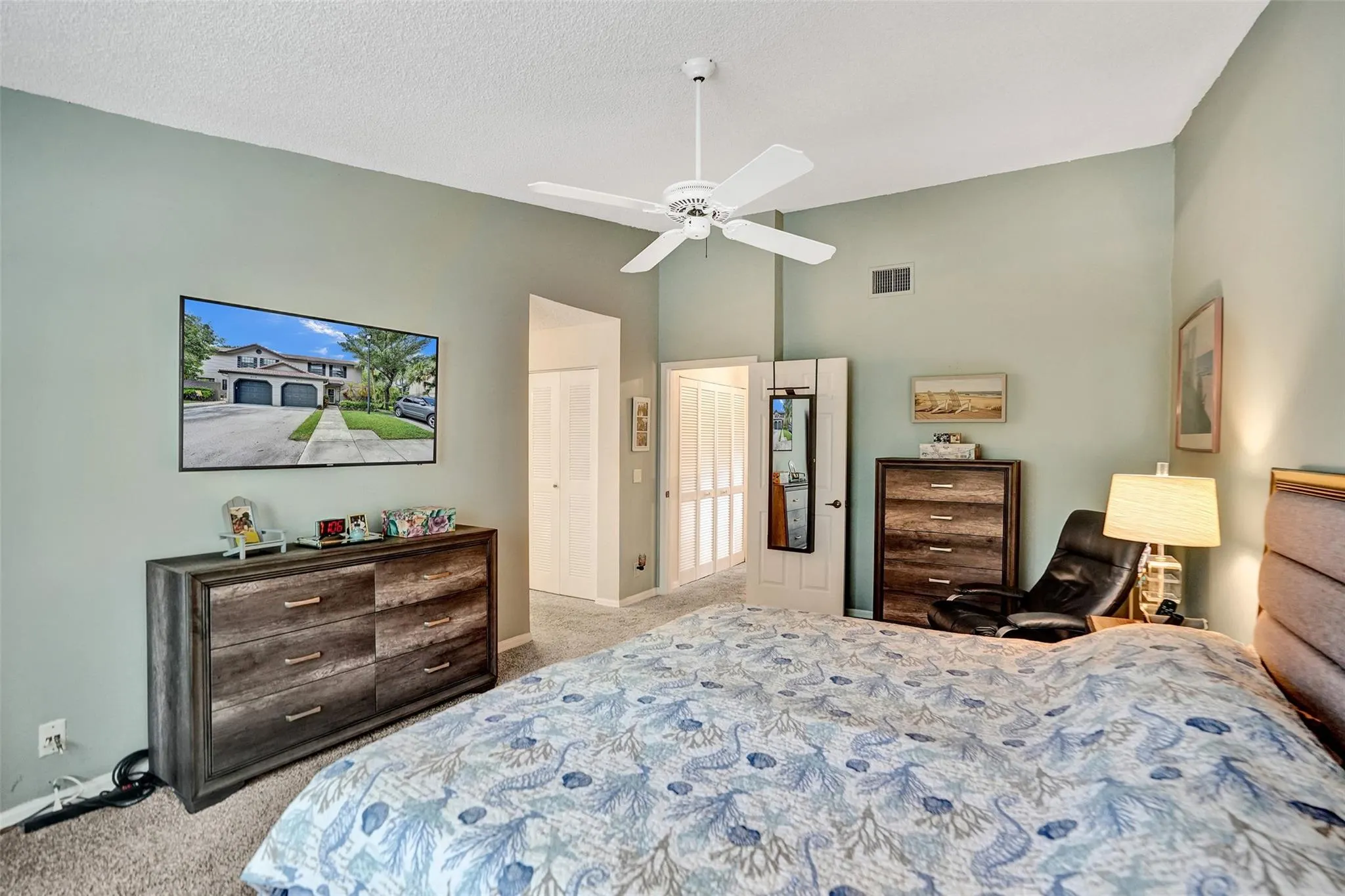 9117 Vineyard Lake Dr