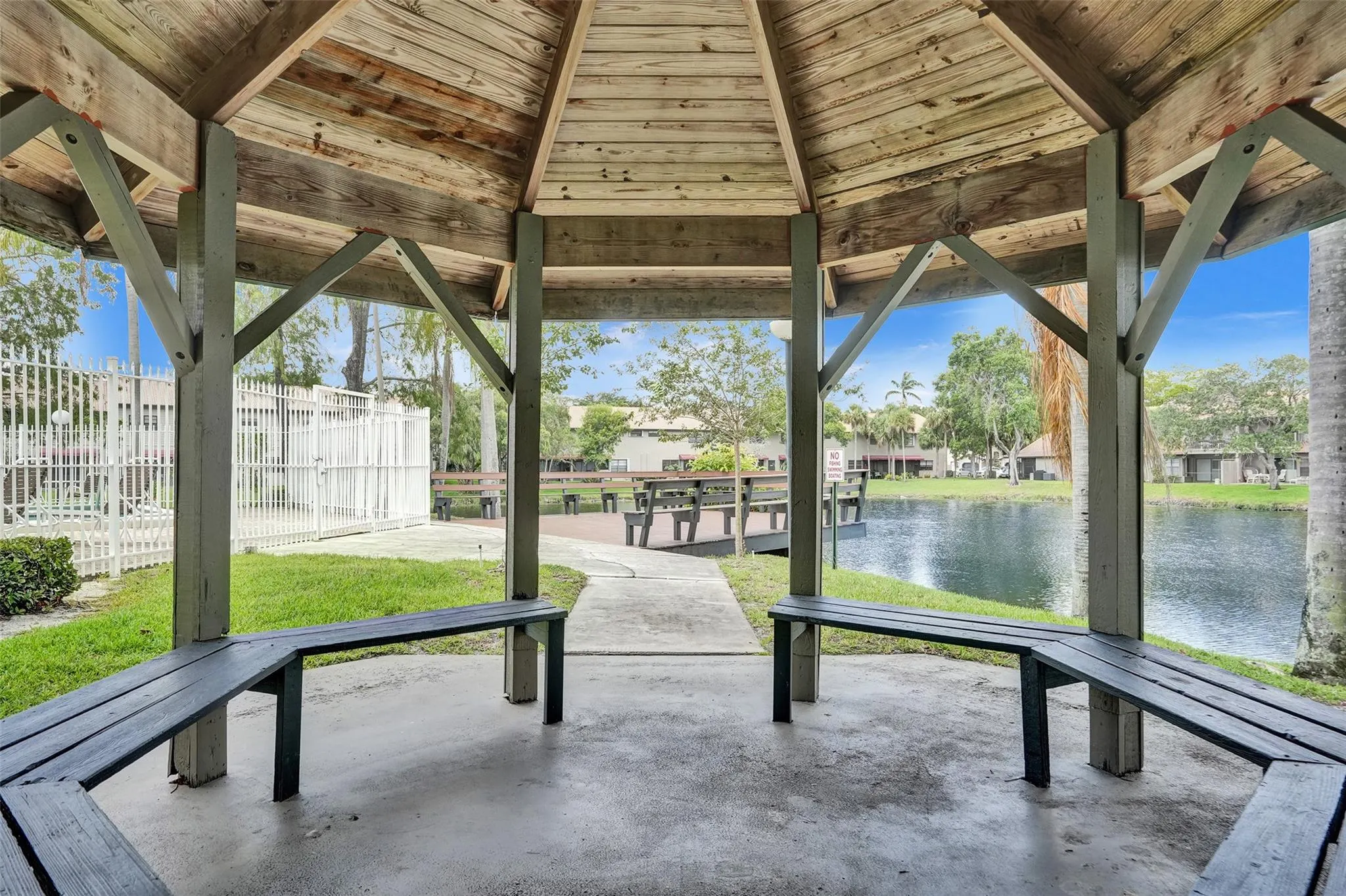 9117 Vineyard Lake Dr