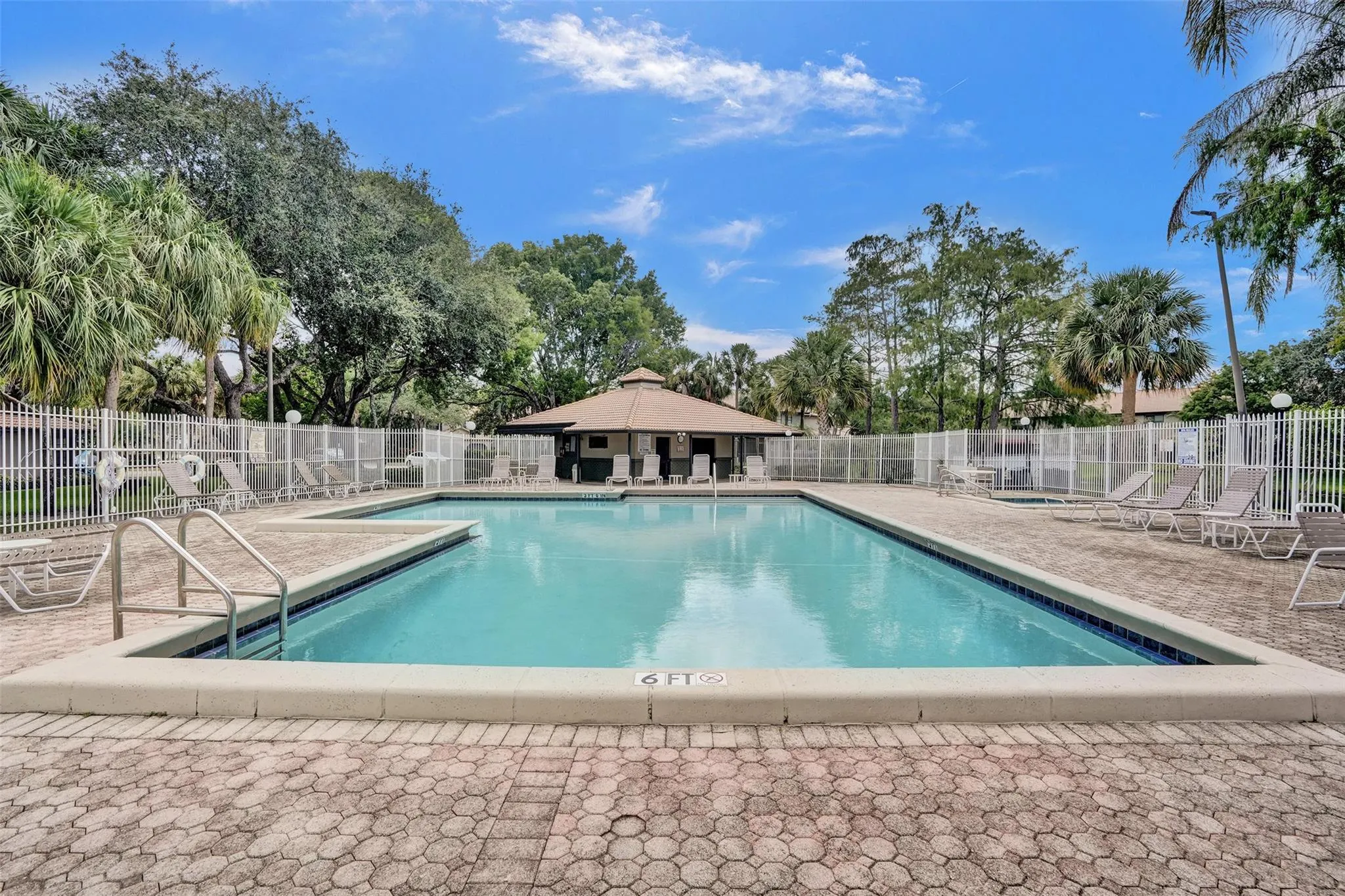 9117 Vineyard Lake Dr