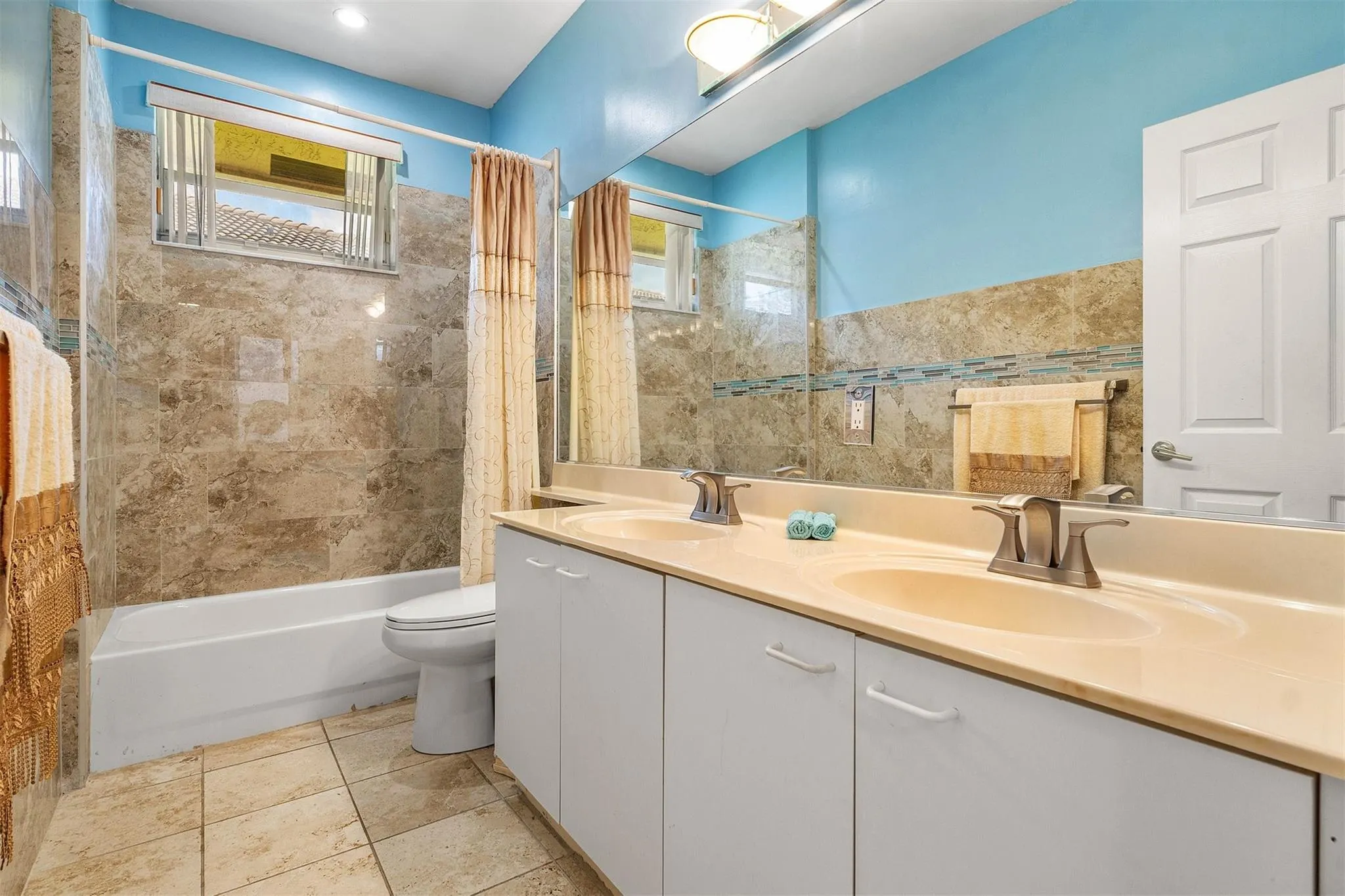 3852 Oak Ridge Cir