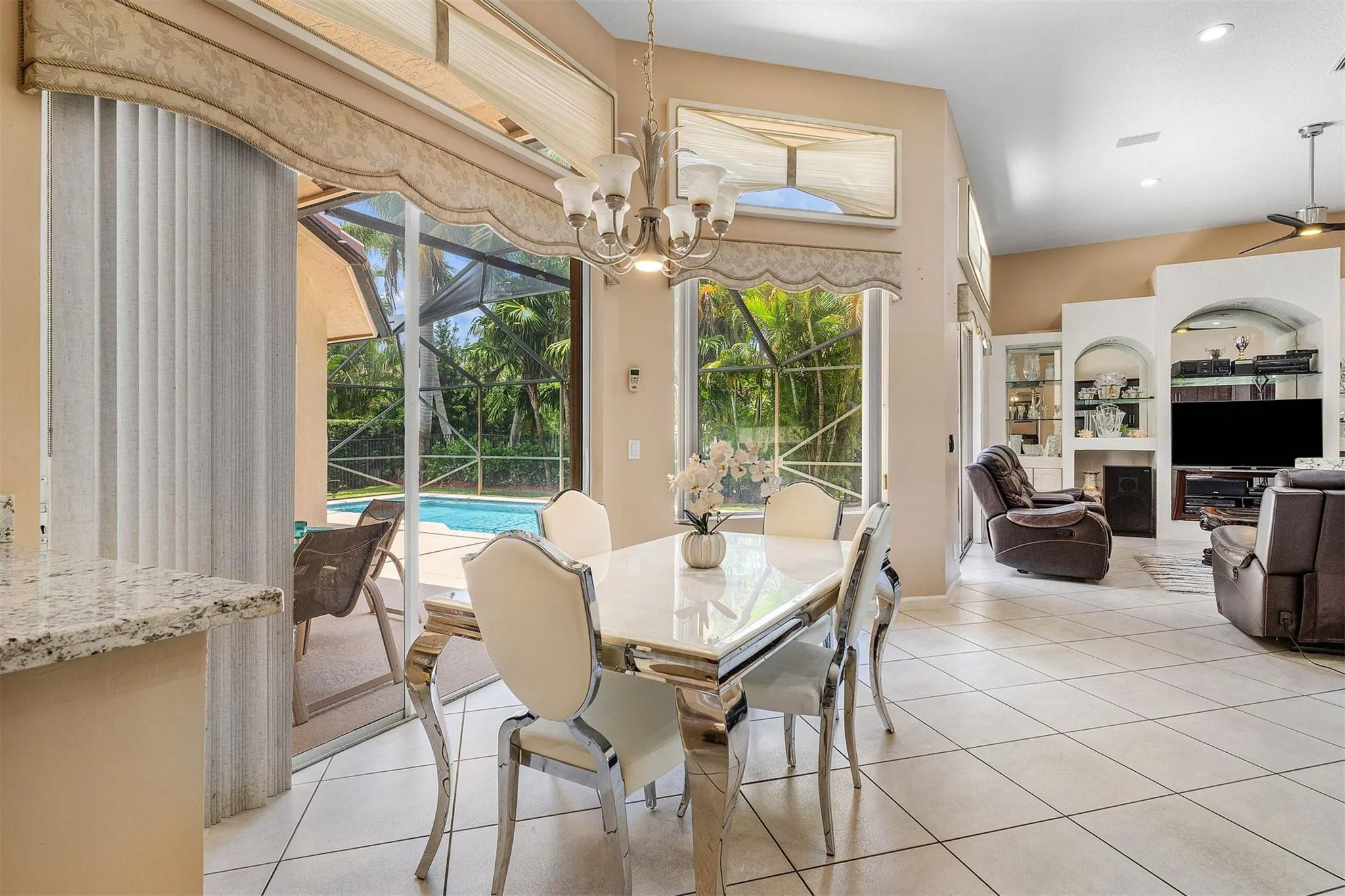 3852 Oak Ridge Cir