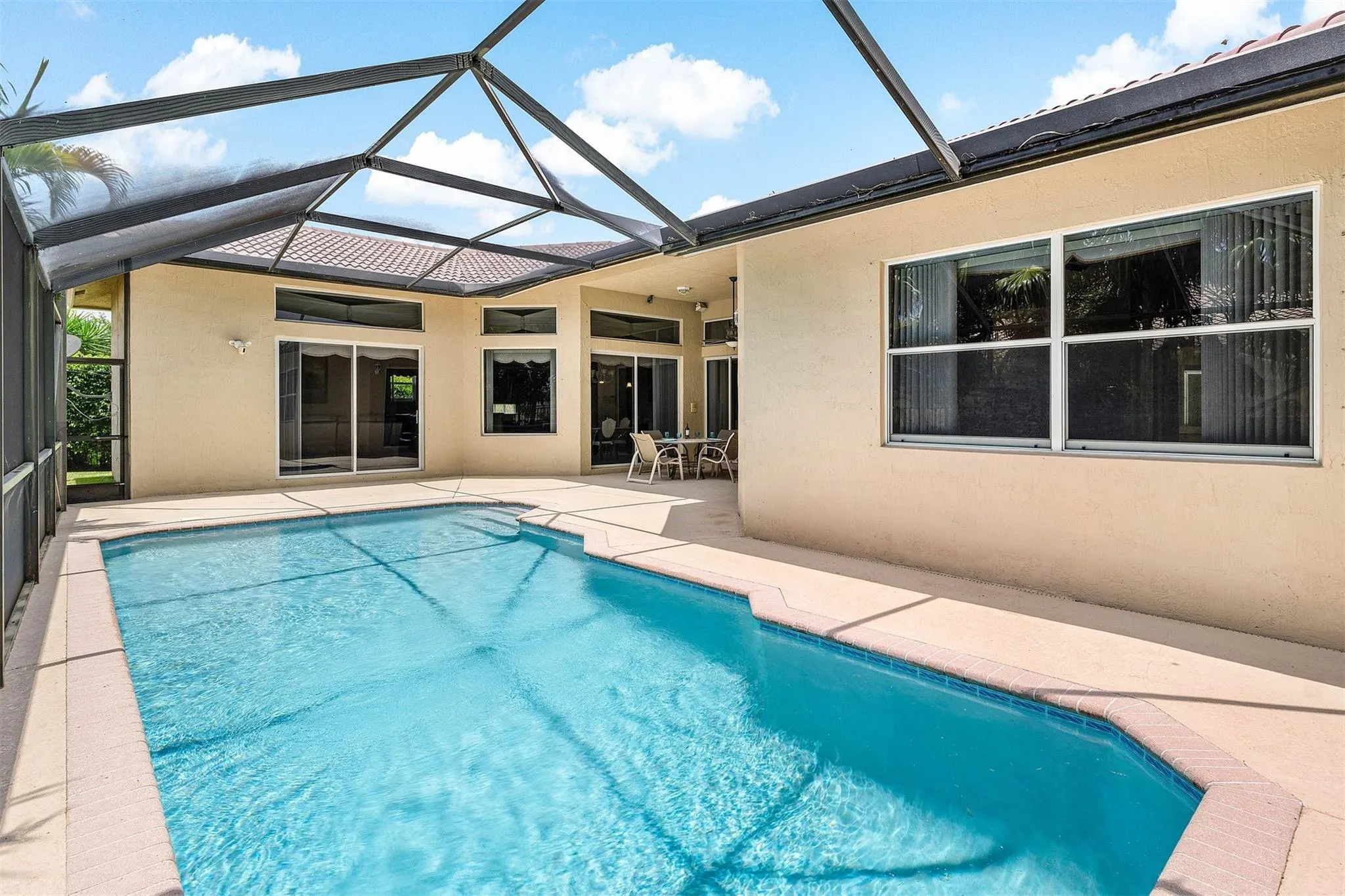 3852 Oak Ridge Cir