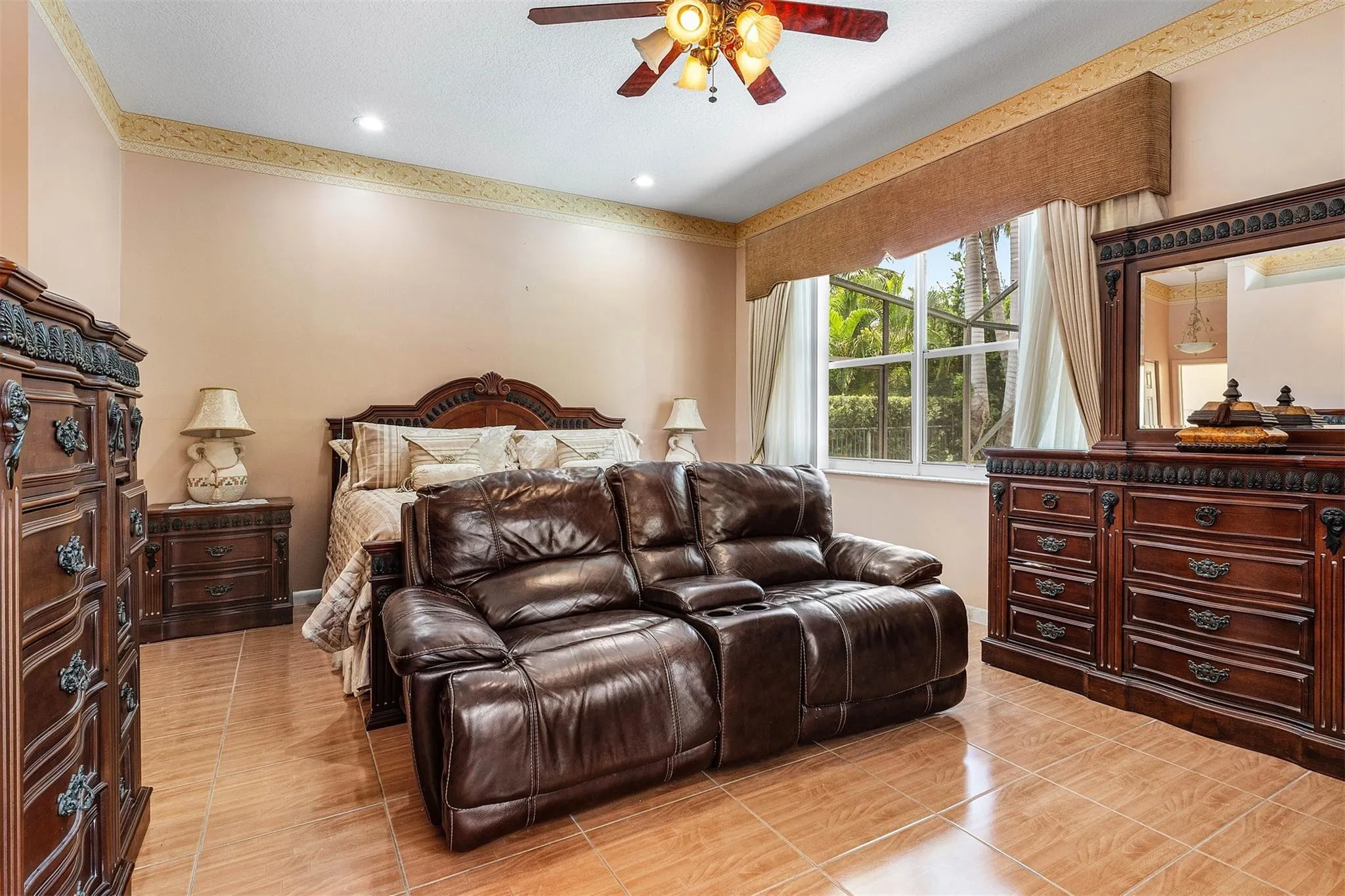 3852 Oak Ridge Cir