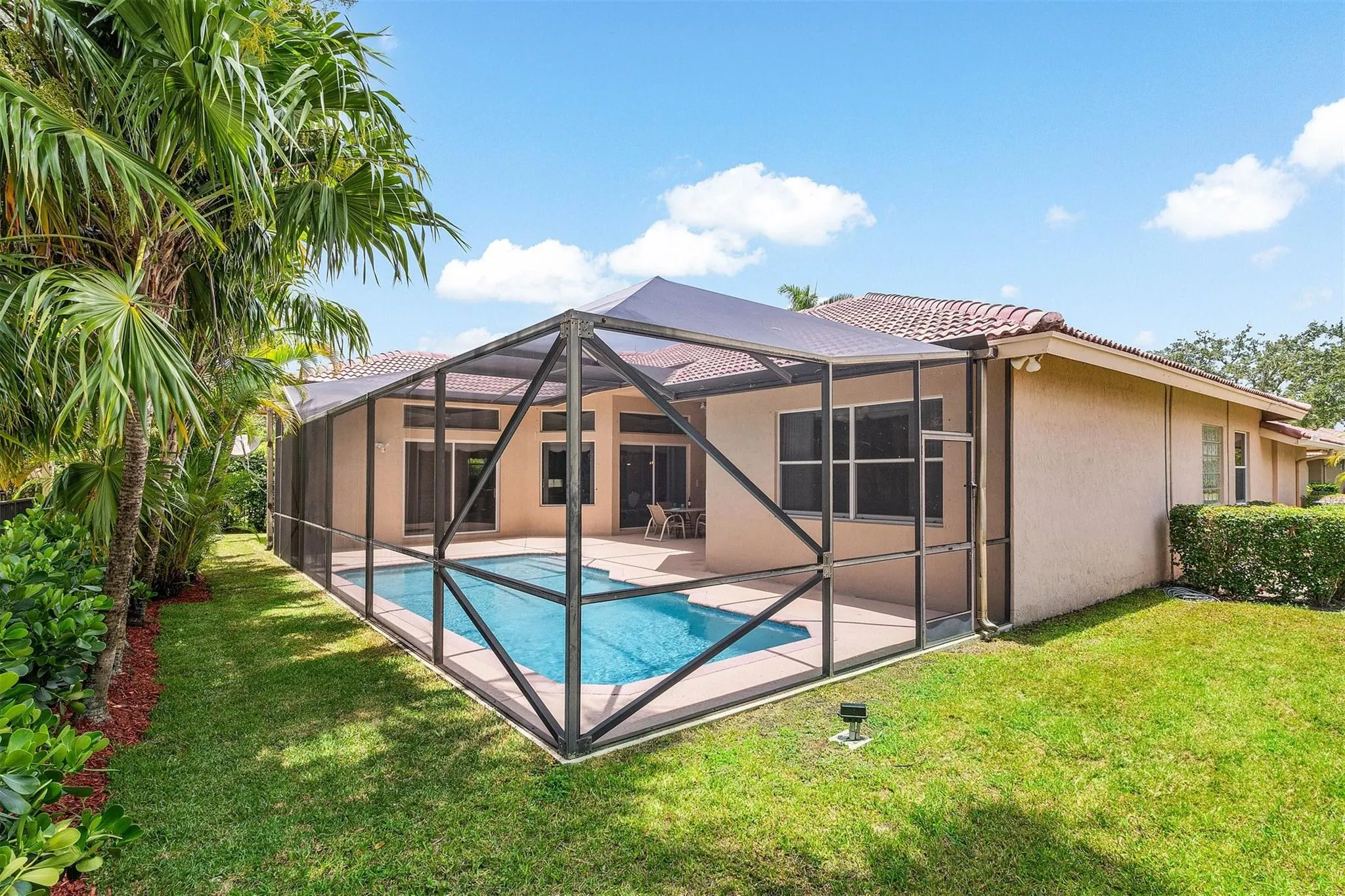 3852 Oak Ridge Cir