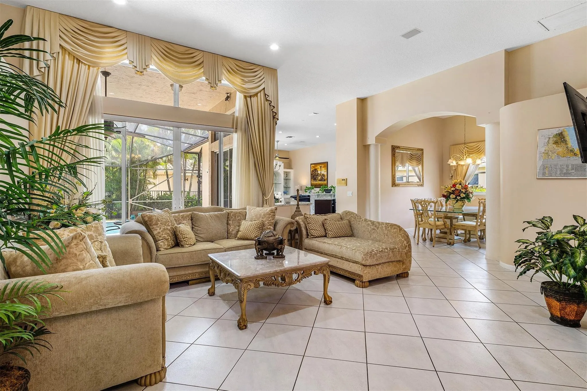 3852 Oak Ridge Cir