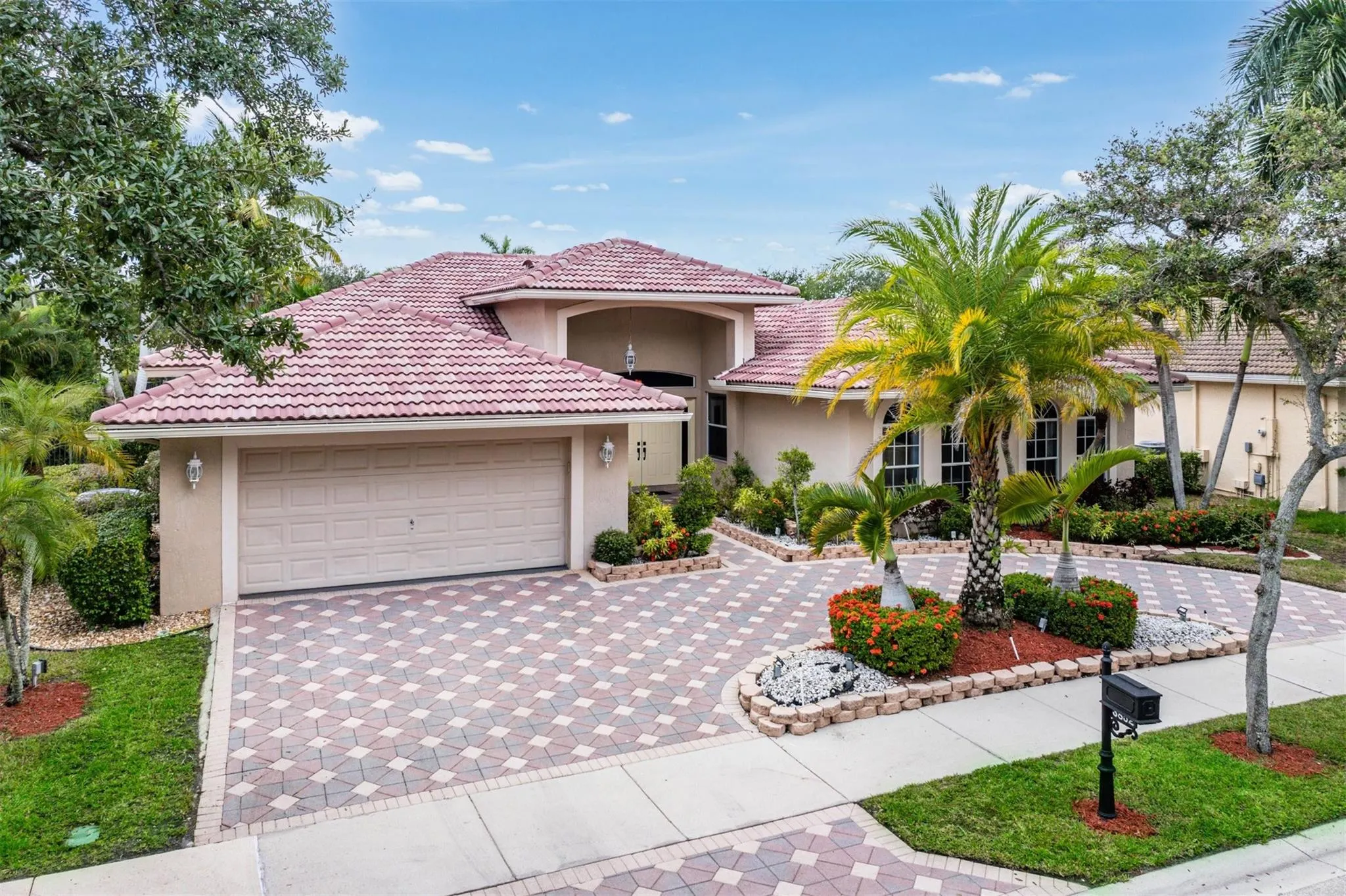 3852 Oak Ridge Cir