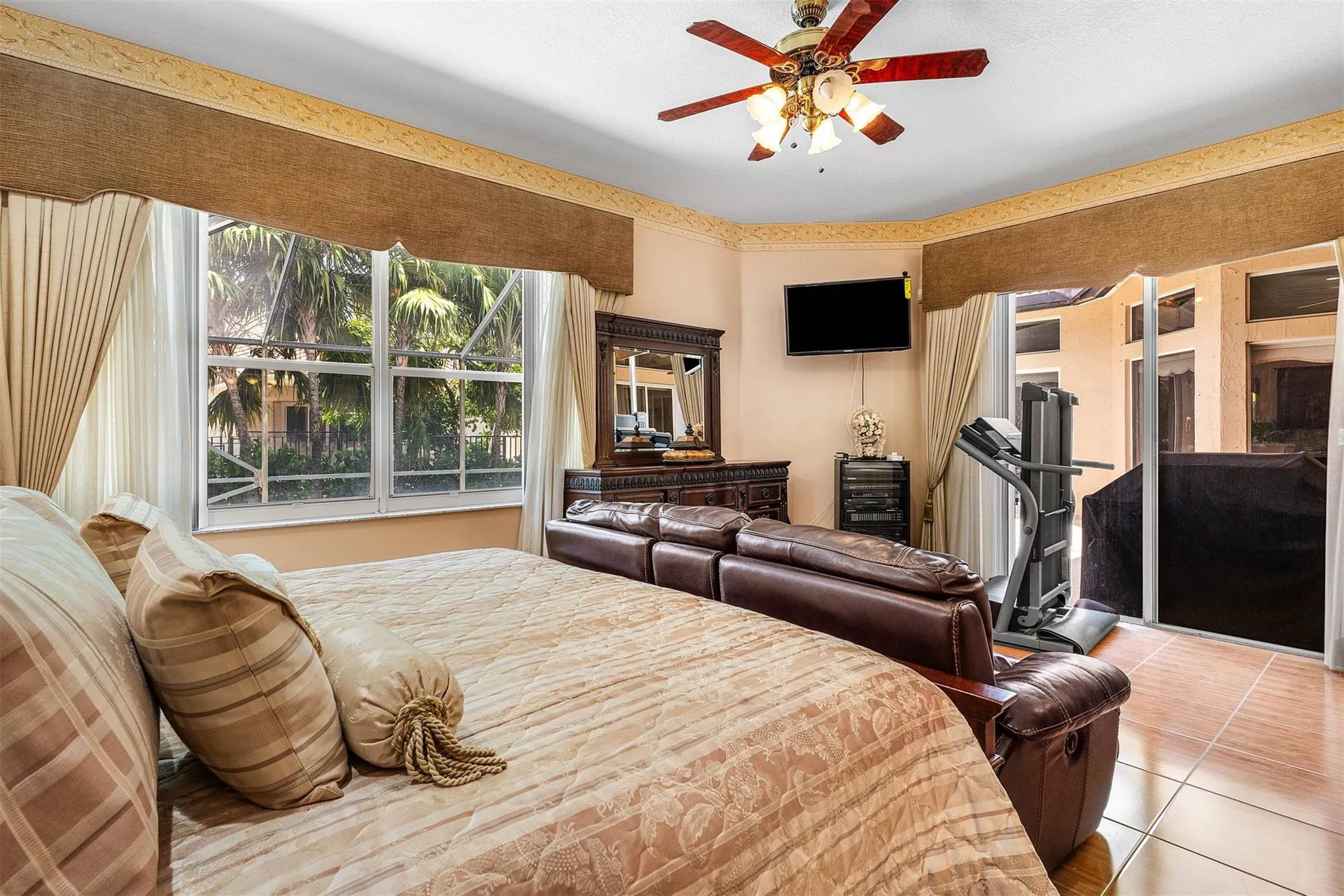 3852 Oak Ridge Cir