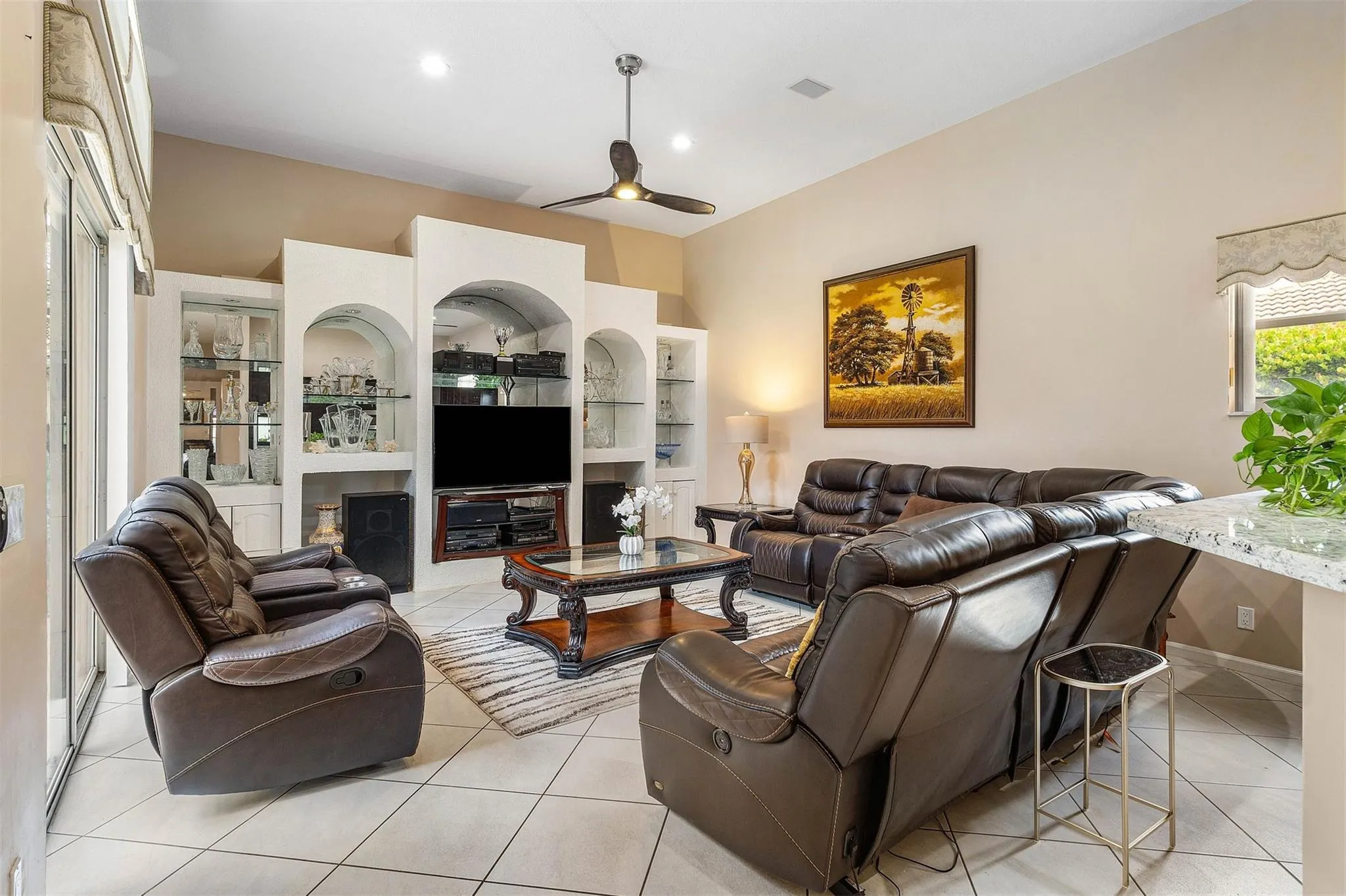 3852 Oak Ridge Cir
