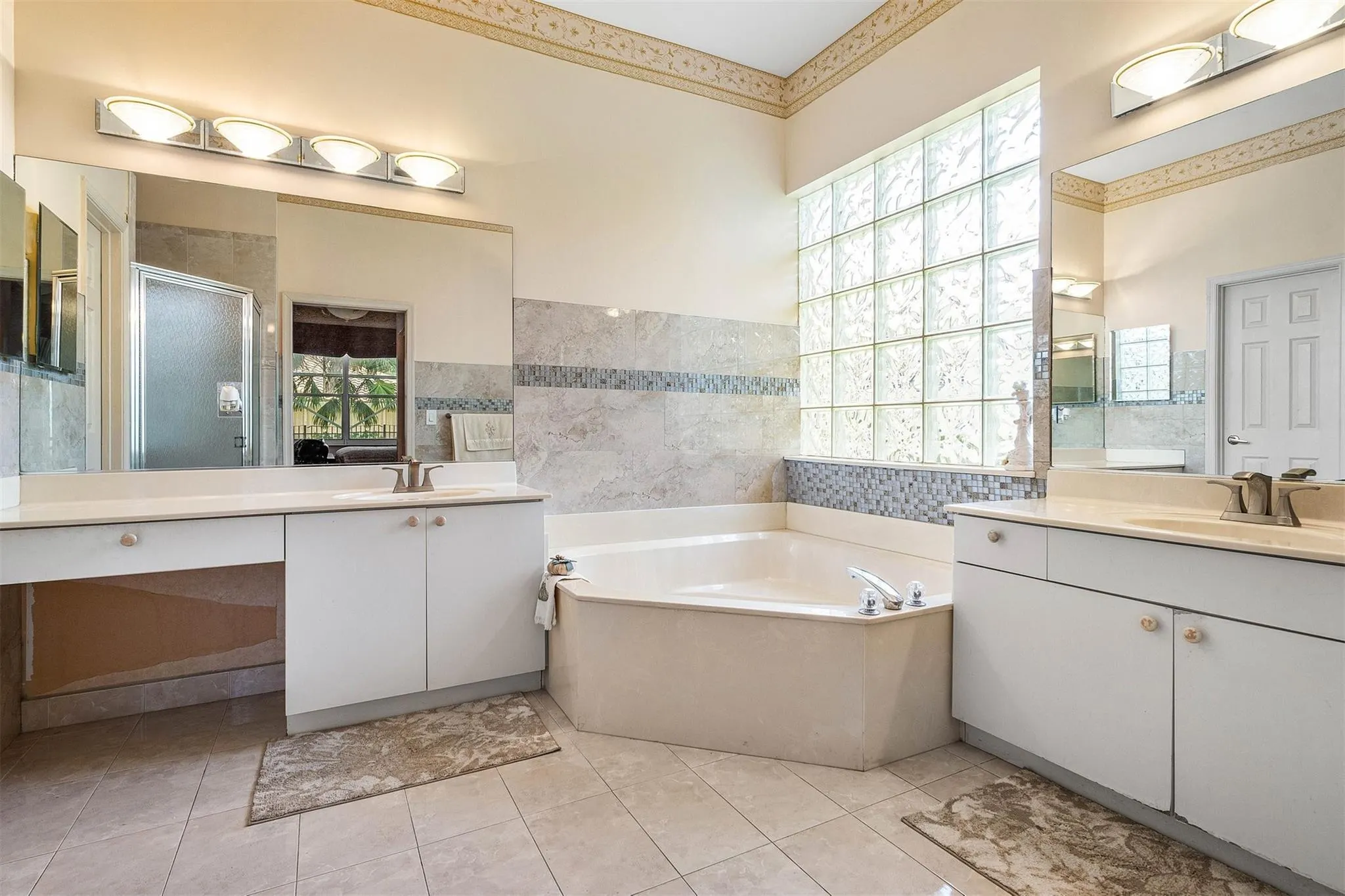 3852 Oak Ridge Cir