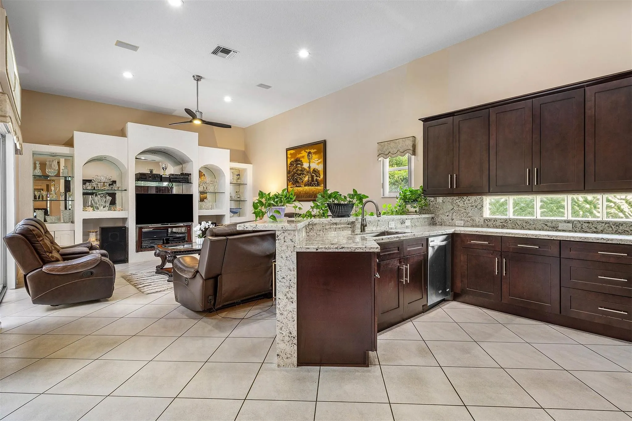3852 Oak Ridge Cir