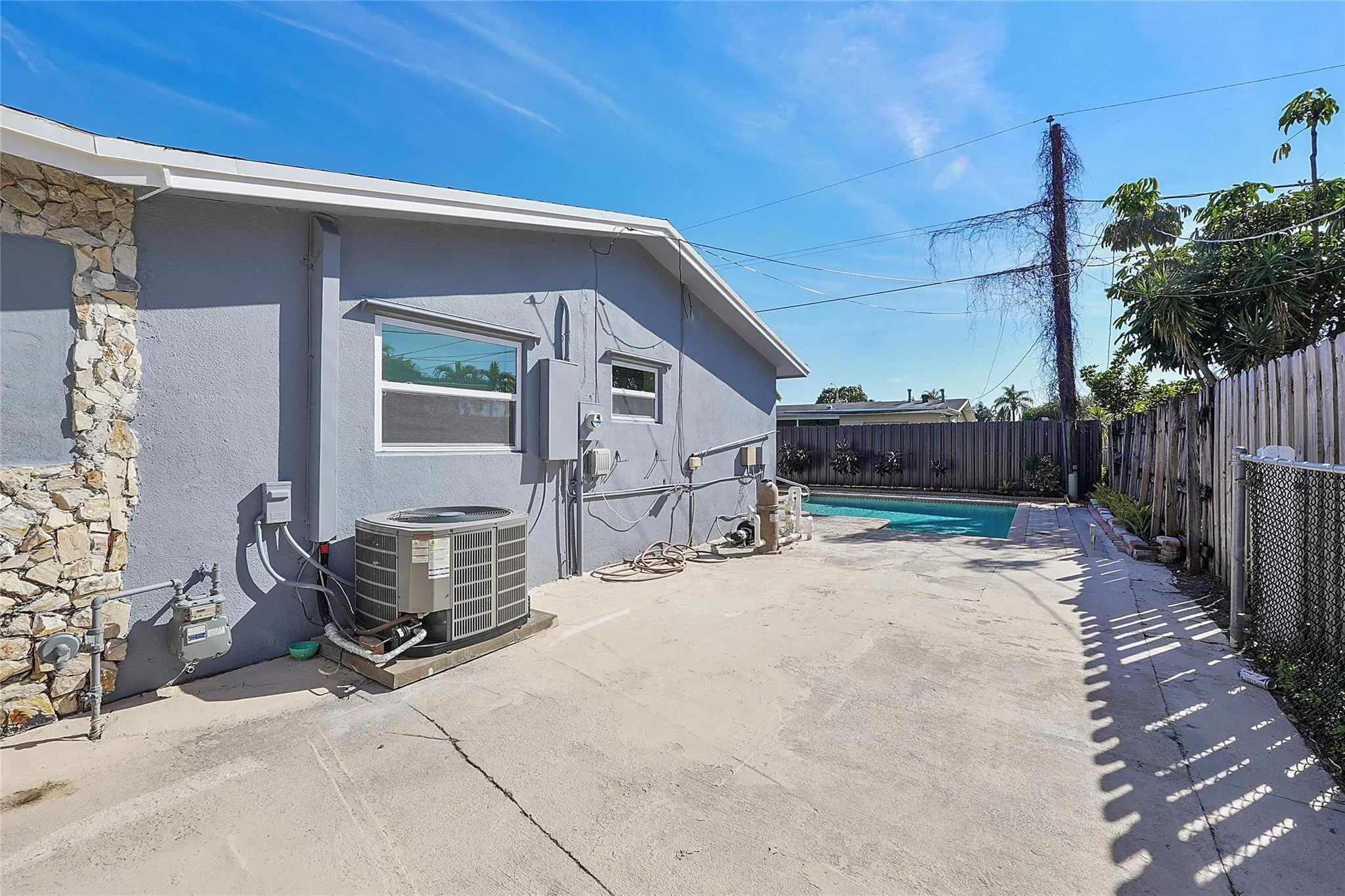 9680 NW 25th St
