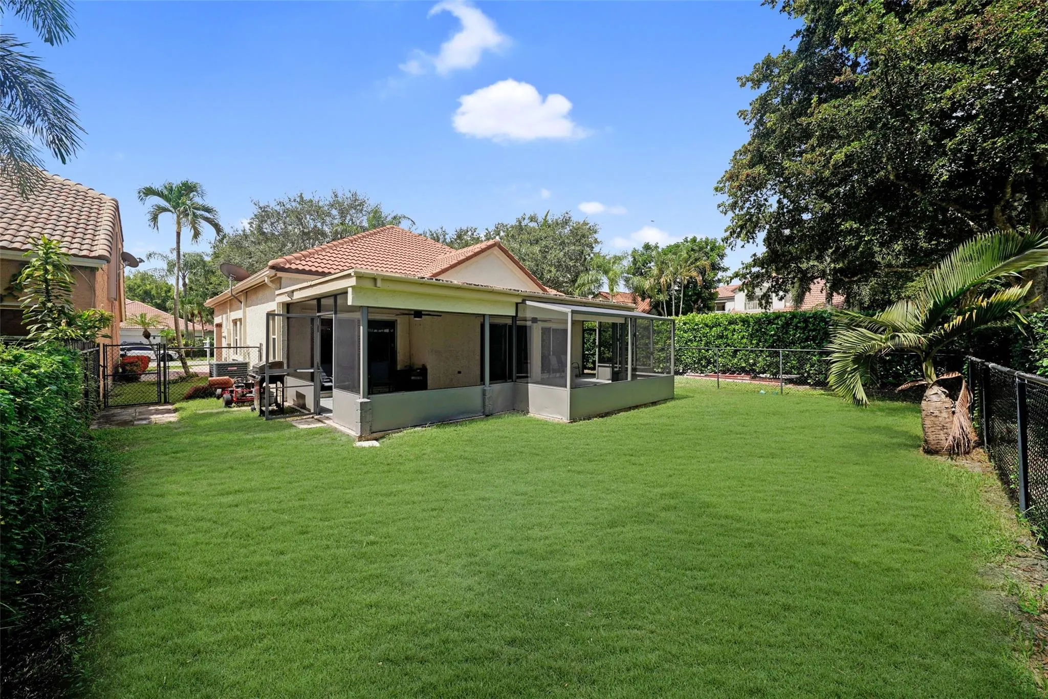 2687 Oak Park Cir