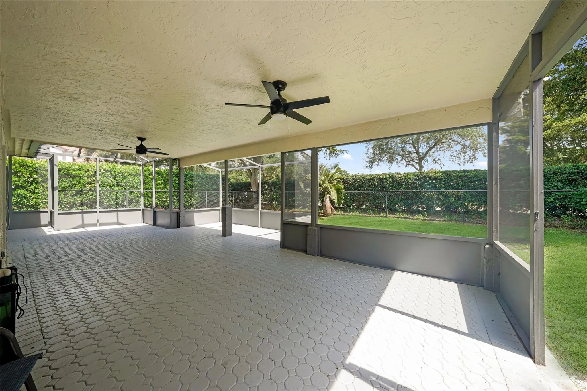 2687 Oak Park Cir