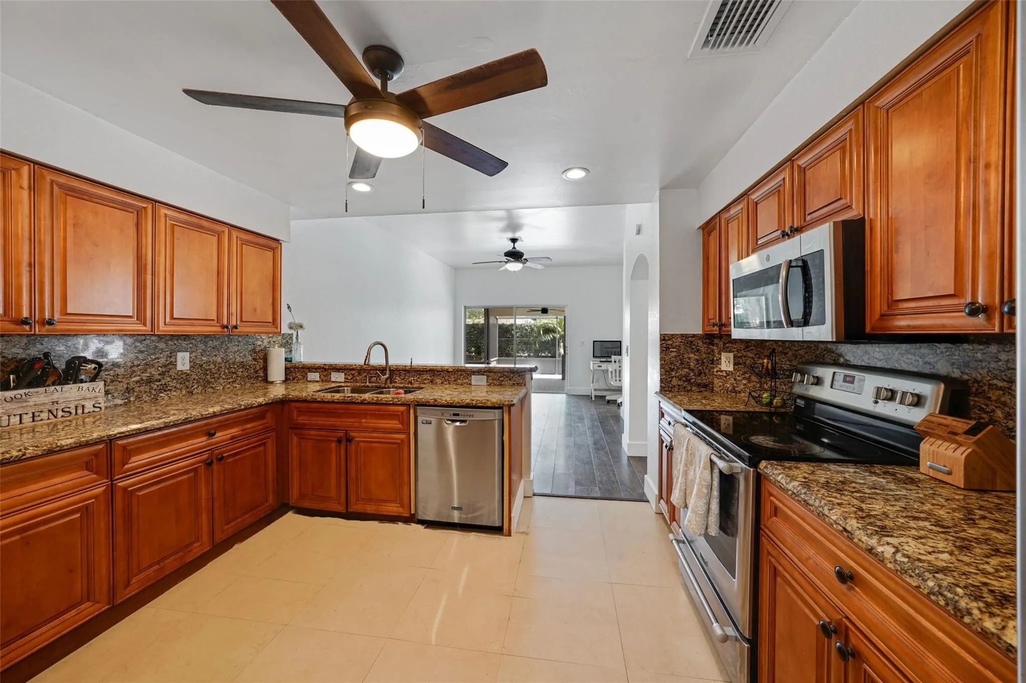 2687 Oak Park Cir