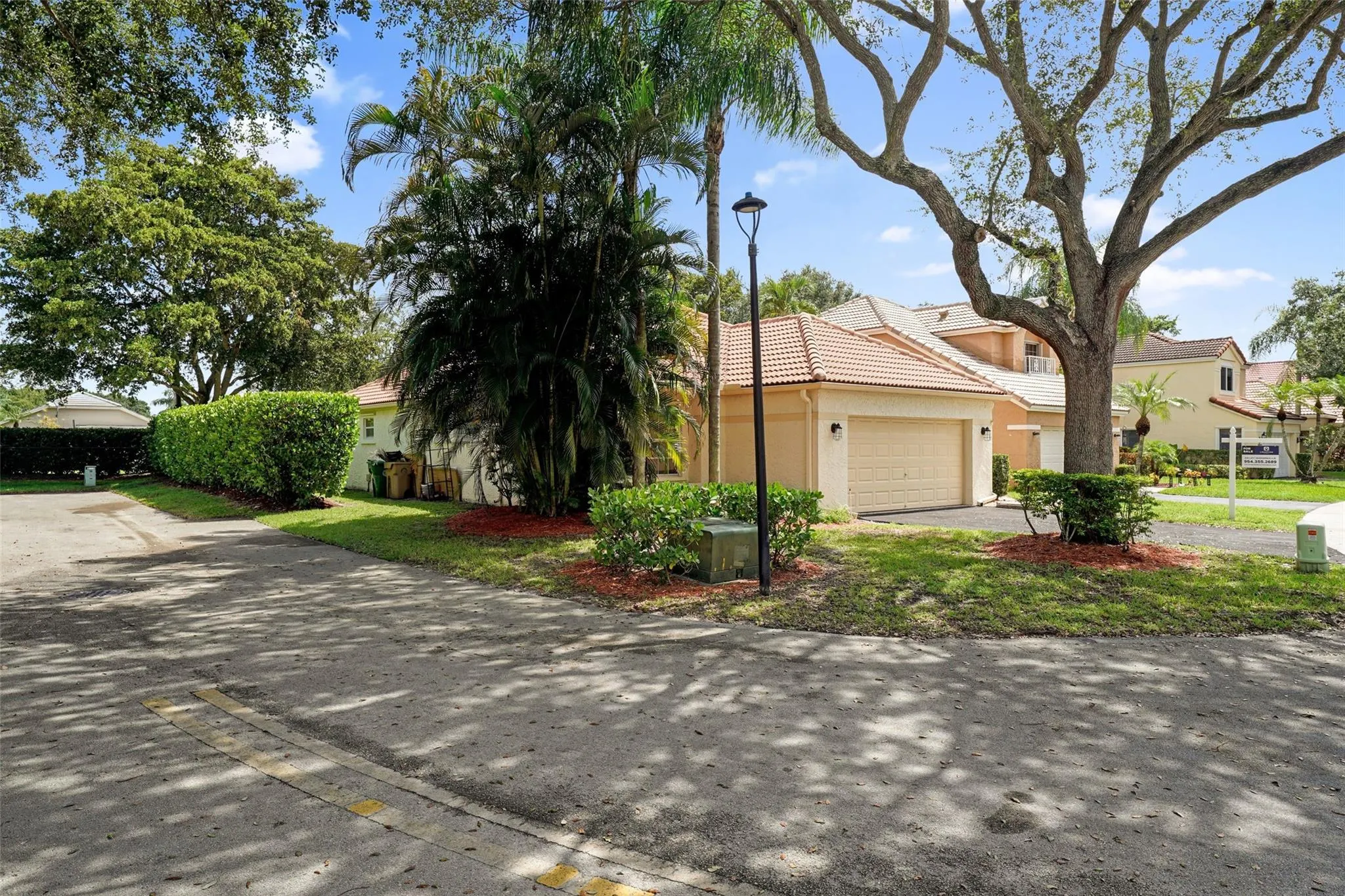 2687 Oak Park Cir