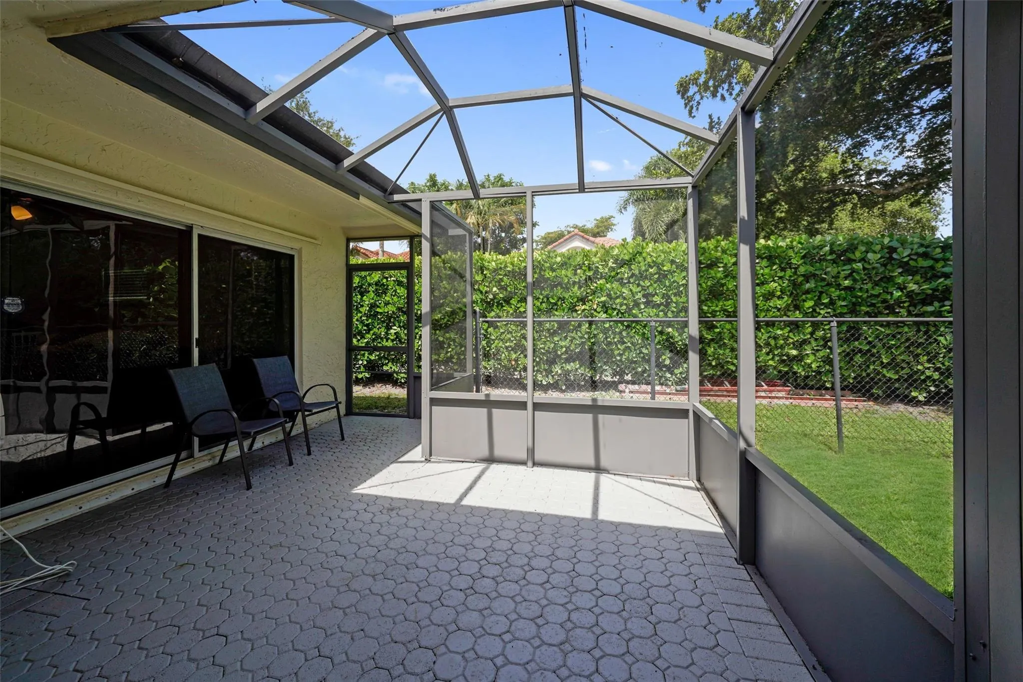 2687 Oak Park Cir