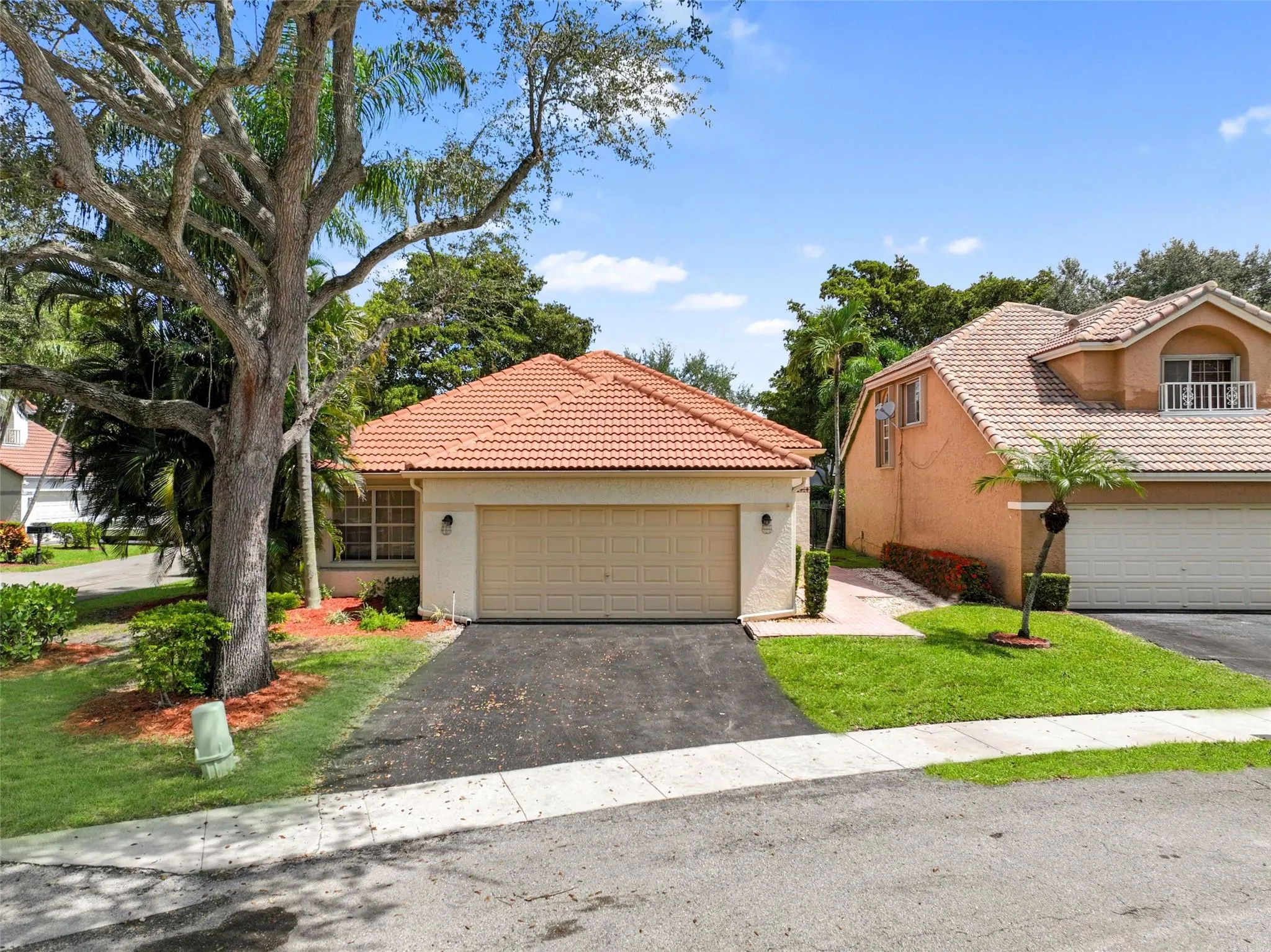 2687 Oak Park Cir
