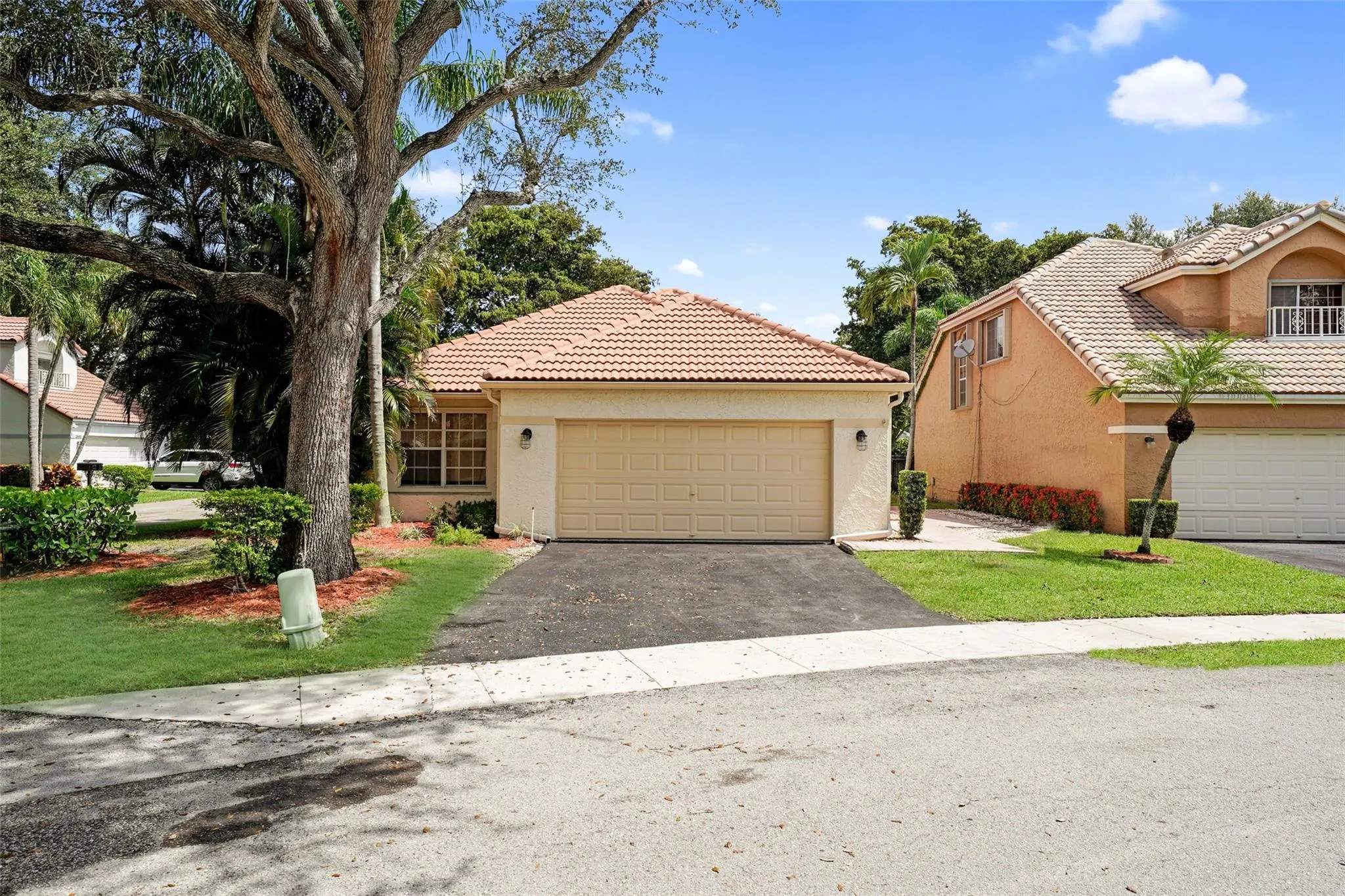 2687 Oak Park Cir