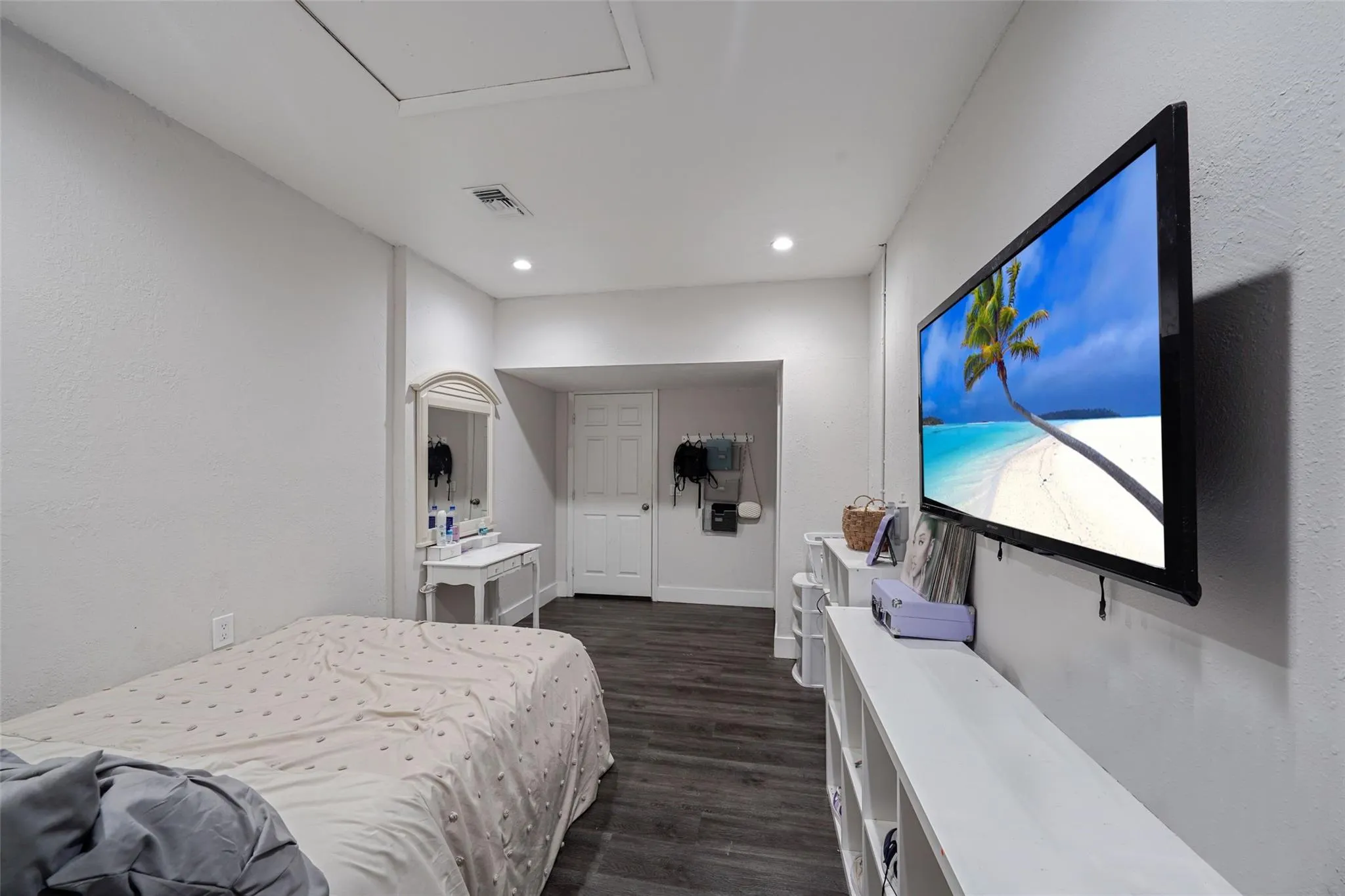 2687 Oak Park Cir