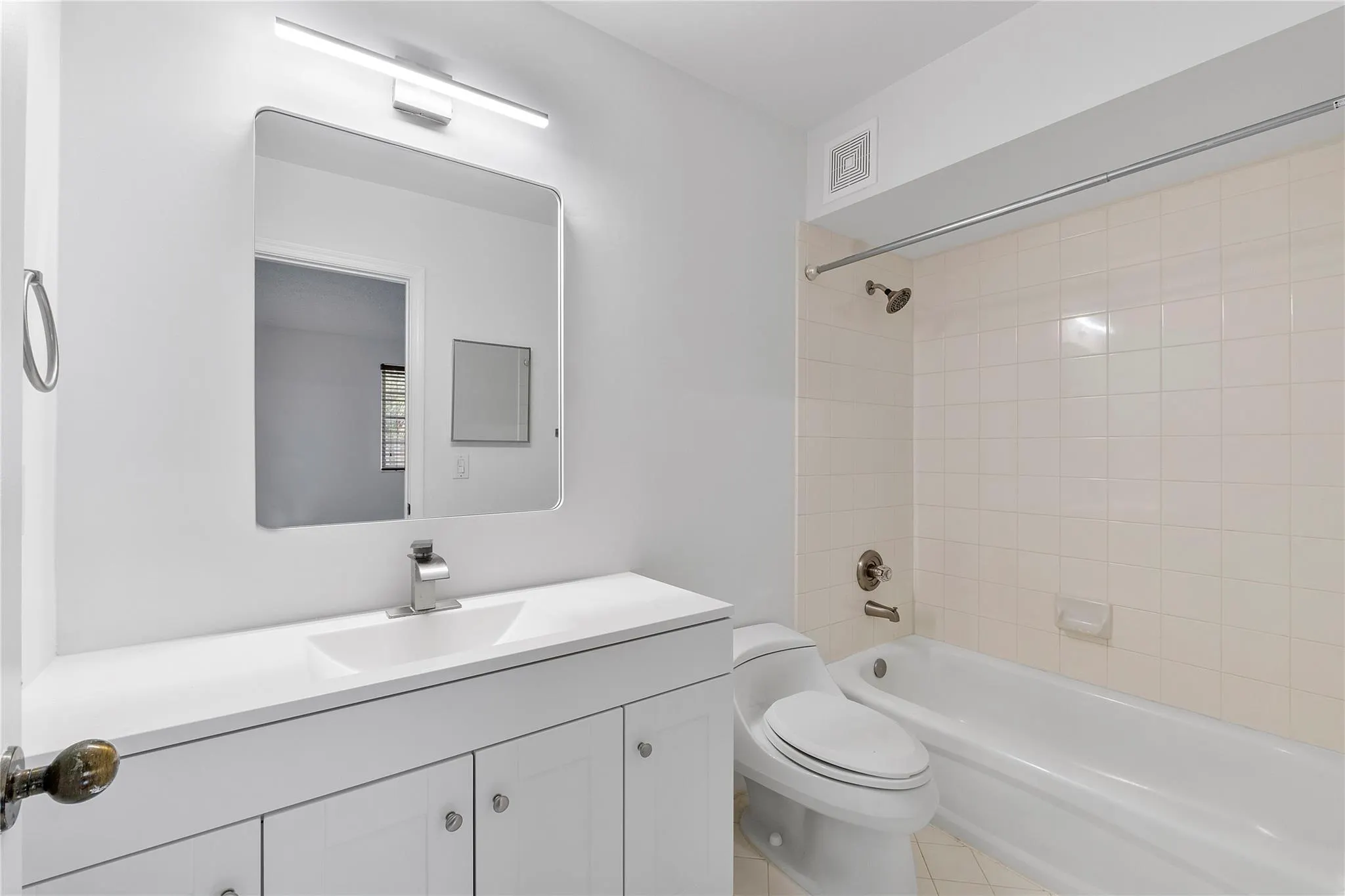 3793 San Simeon Cir