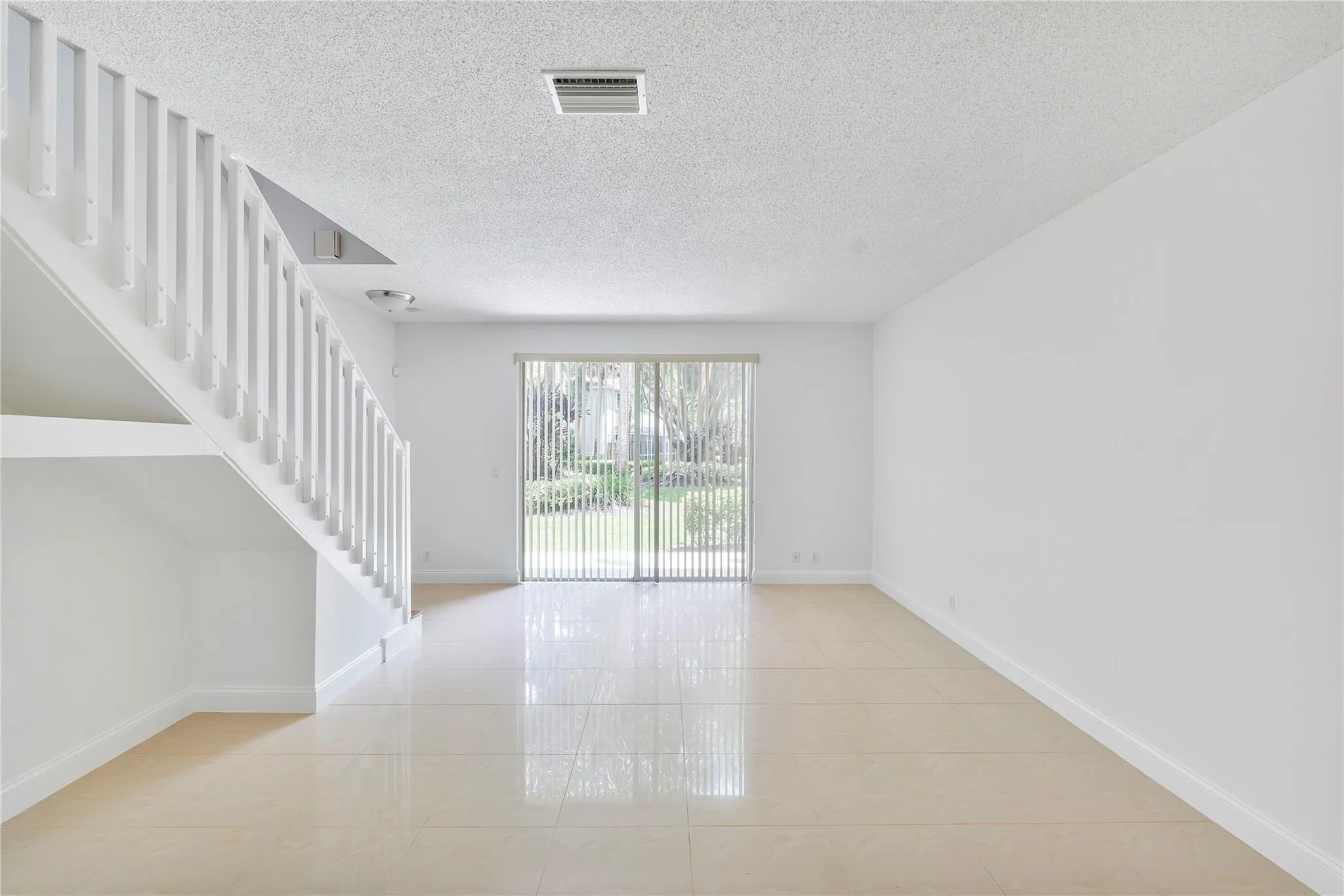 3793 San Simeon Cir