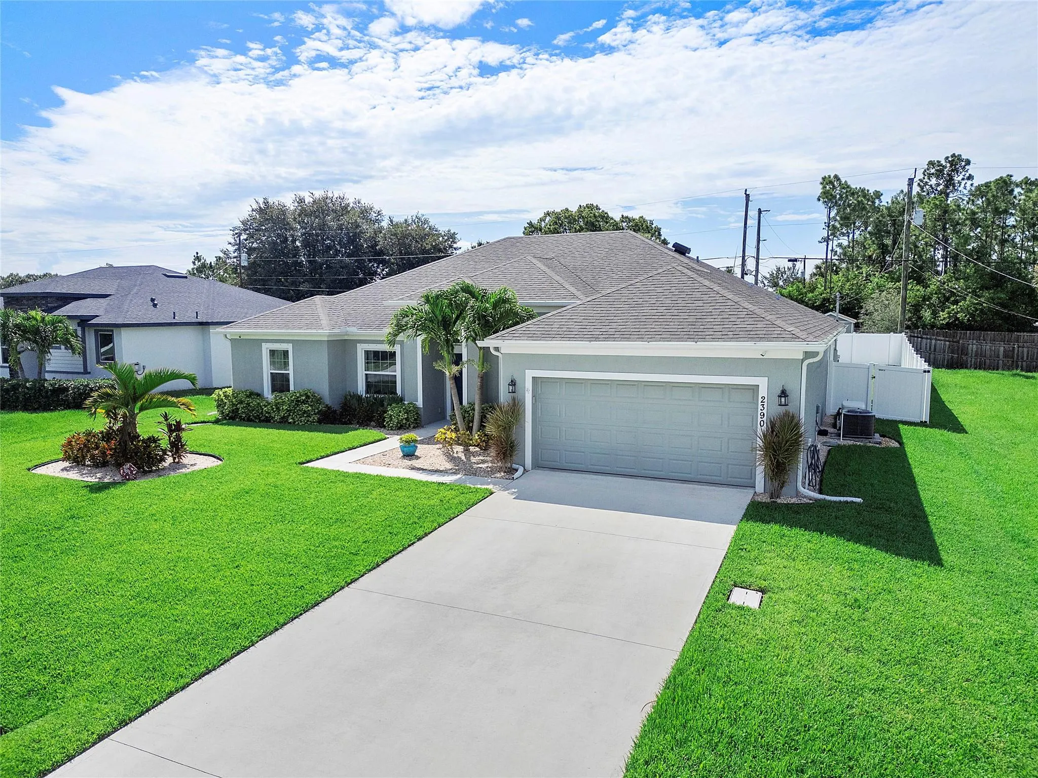 2390 SW Salmon Rd