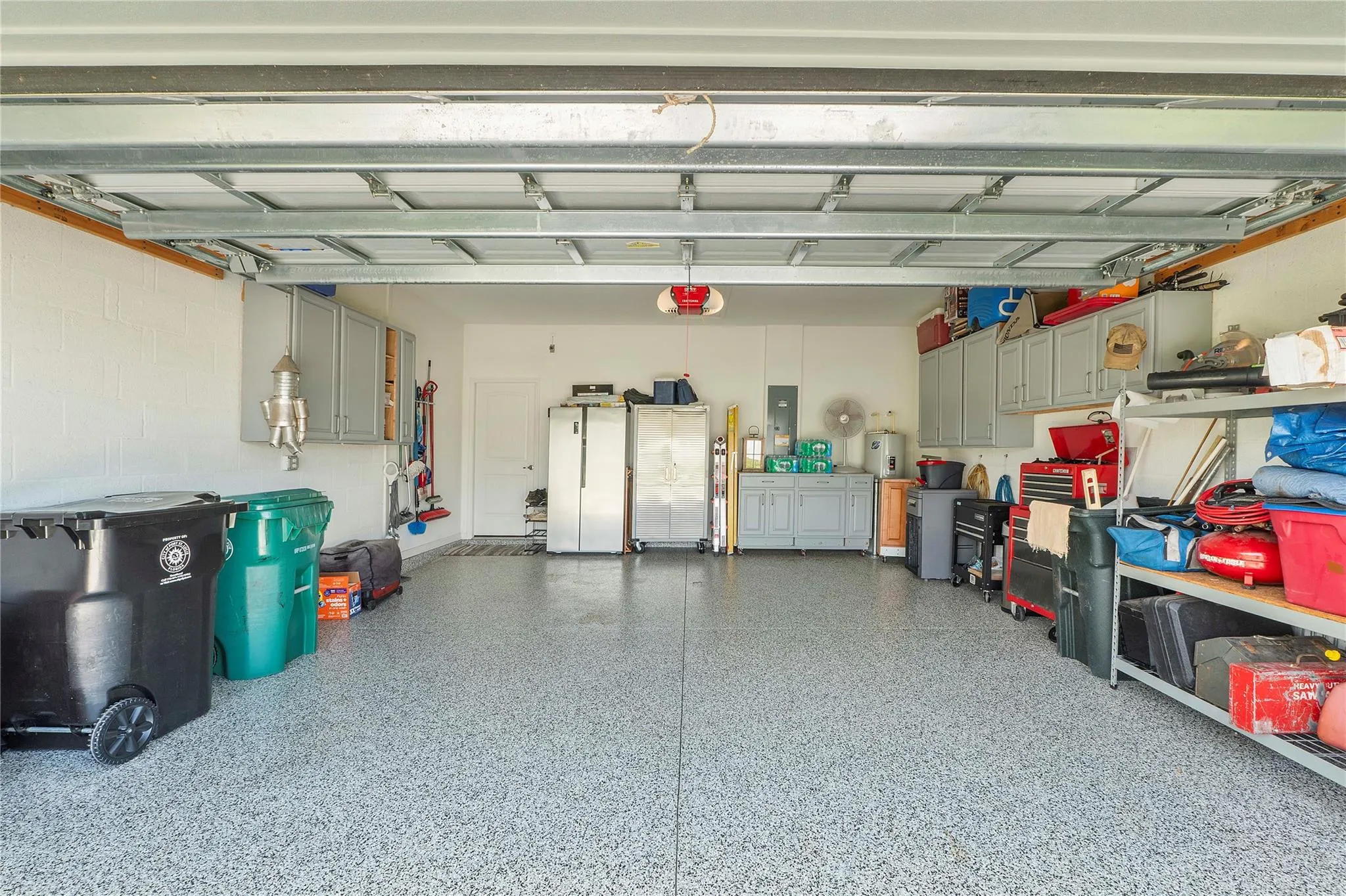 2390 SW Salmon Rd
