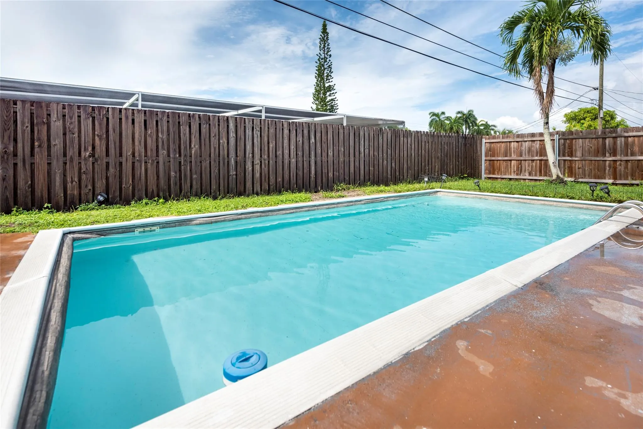 9081 NW 21st Mnr