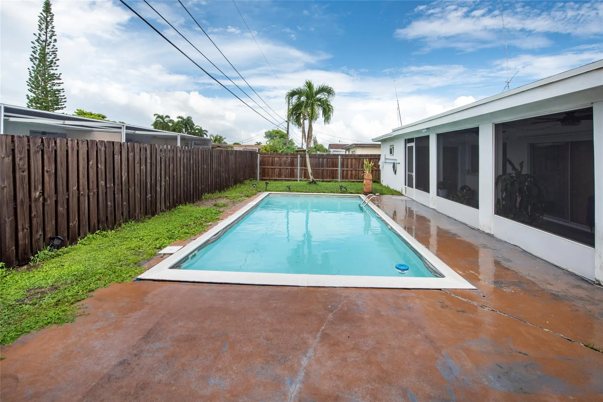 9081 NW 21st Mnr